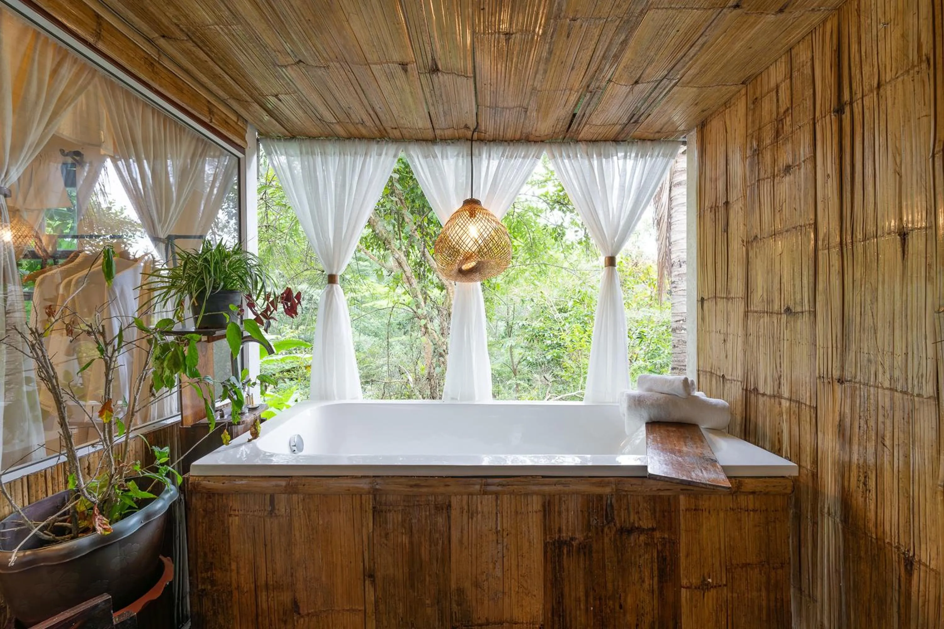 Area and facilities in Monruamsuk Homestay Cafe and Bistro