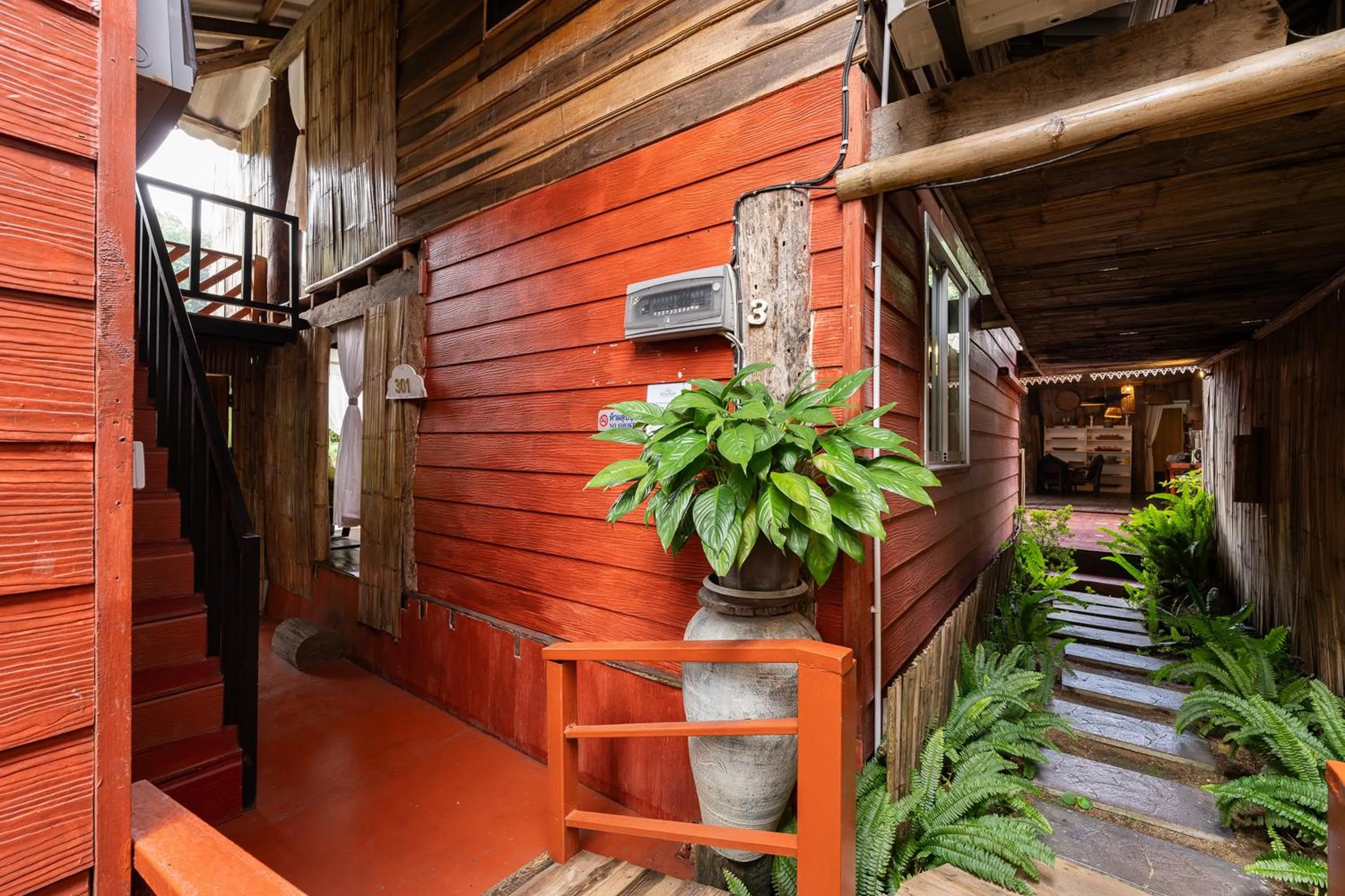 Property building in Monruamsuk Homestay Cafe and Bistro