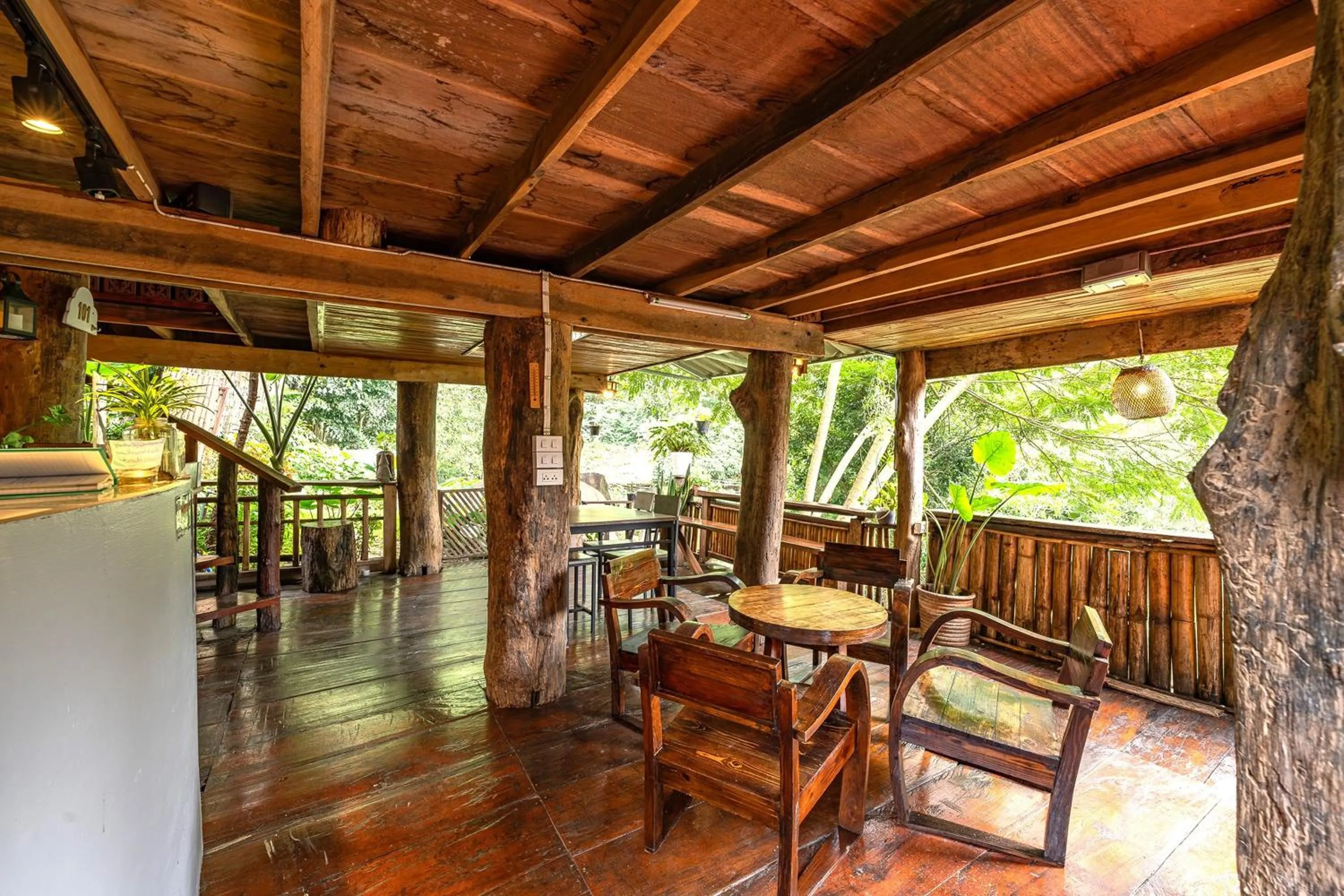 Area and facilities in Monruamsuk Homestay Cafe and Bistro