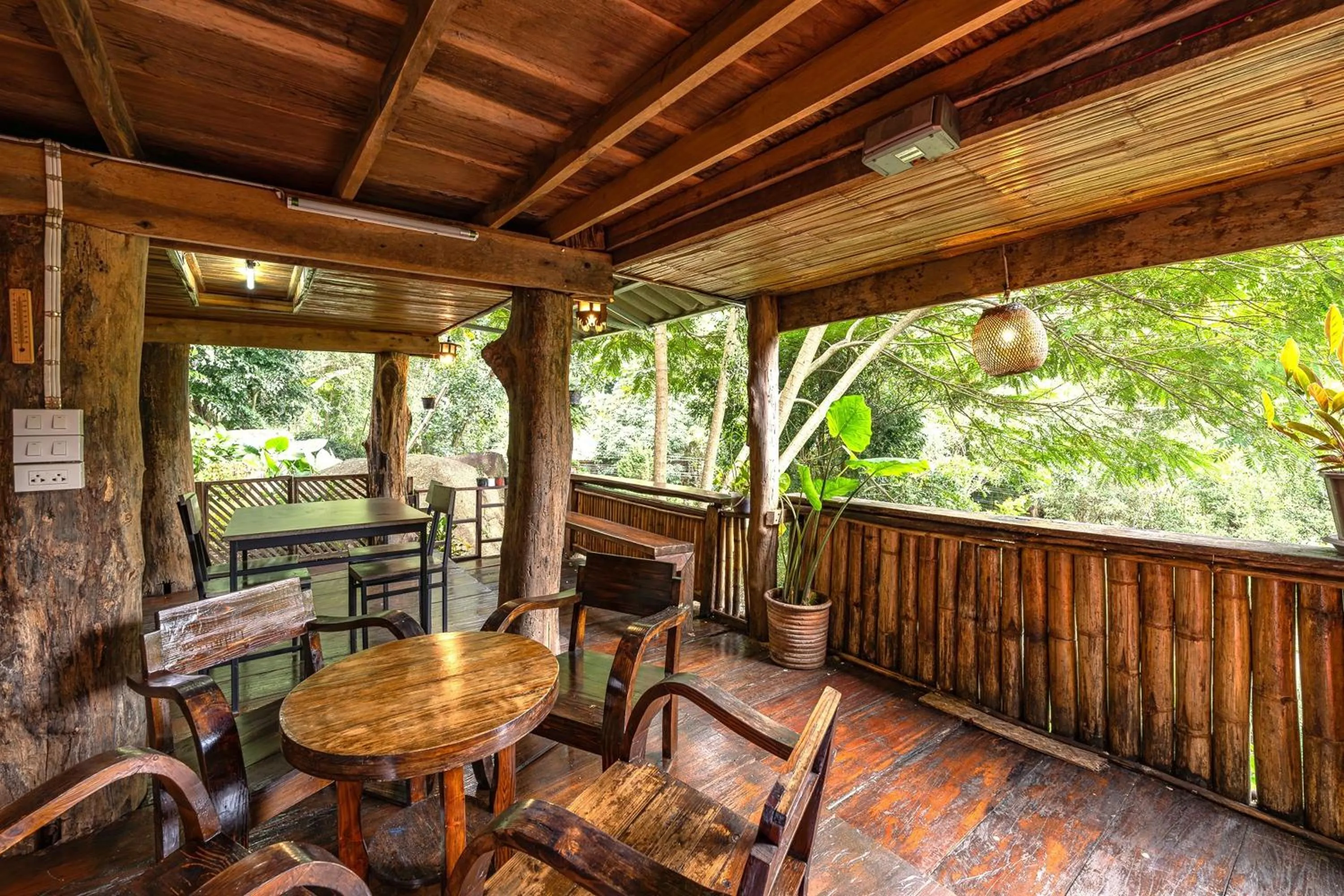 Lobby or reception in Monruamsuk Homestay Cafe and Bistro