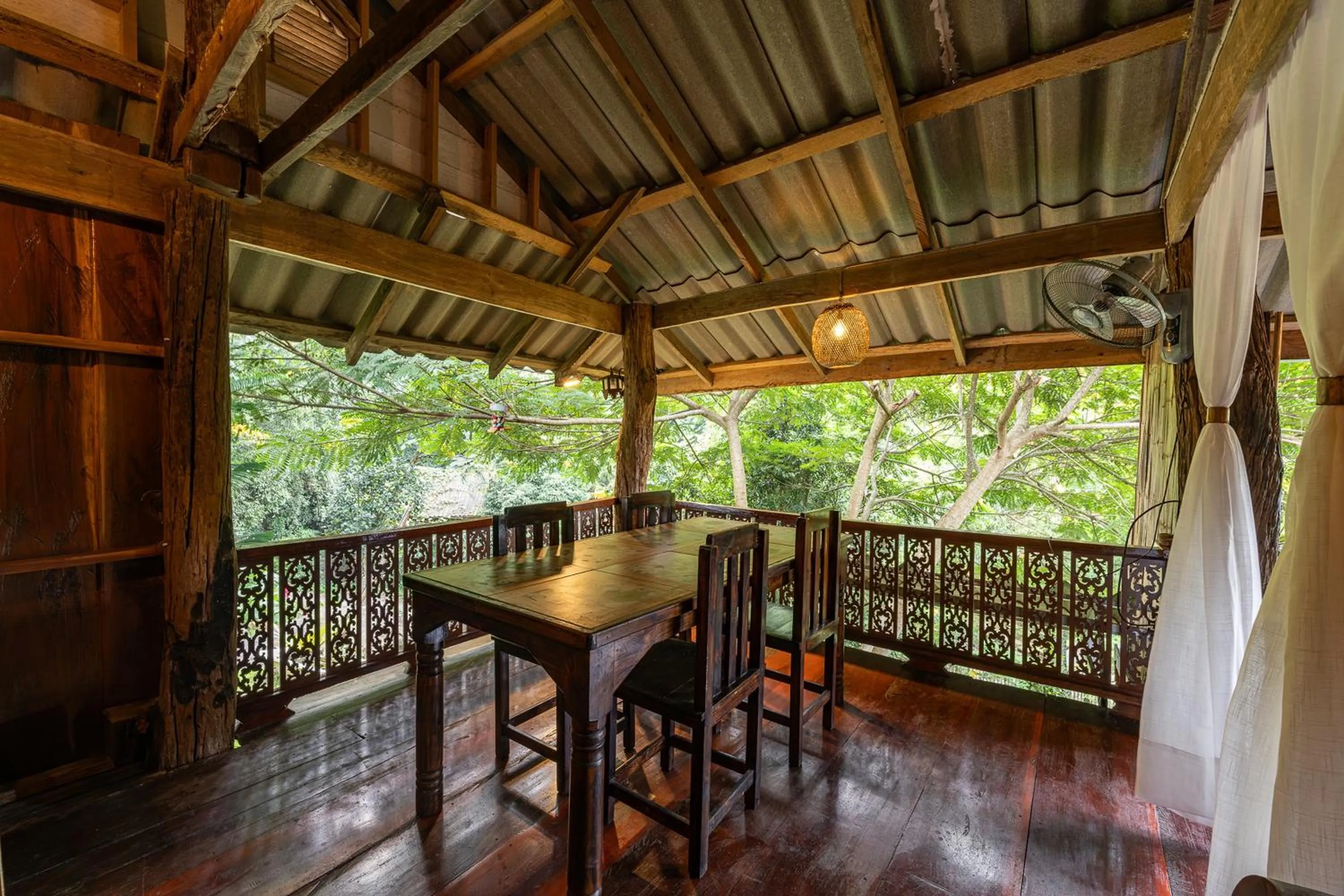 Area and facilities in Monruamsuk Homestay Cafe and Bistro