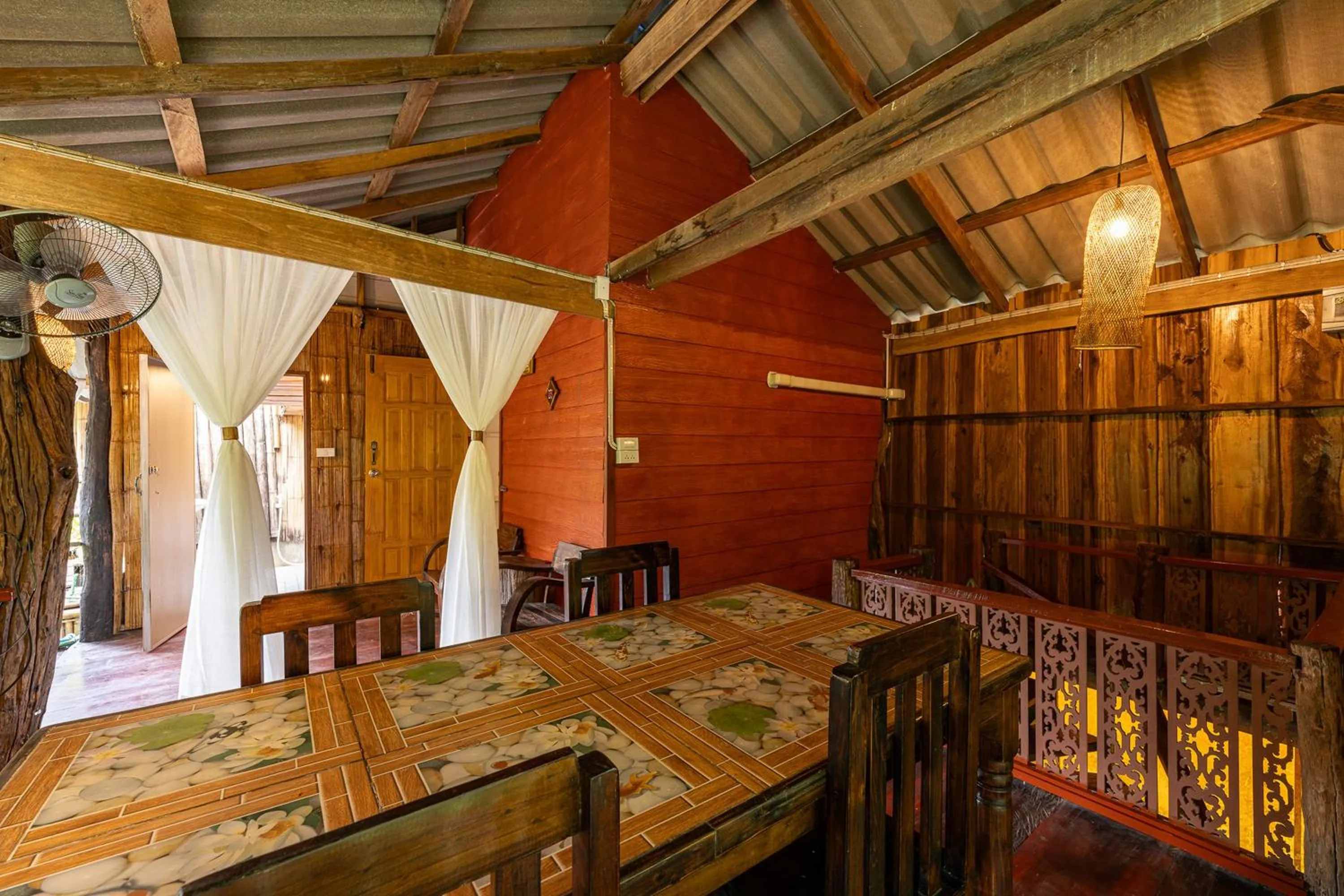 Area and facilities in Monruamsuk Homestay Cafe and Bistro