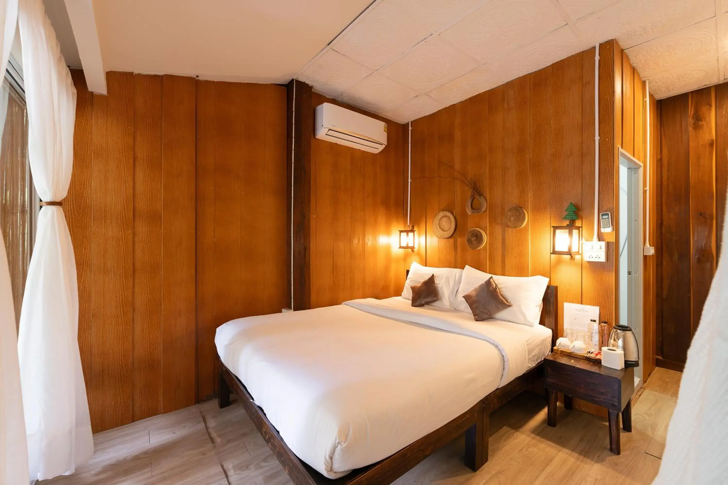 Deluxe Room in Monruamsuk Homestay Cafe and Bistro Deluxe Room in Monruamsuk Homestay Cafe and Bistro