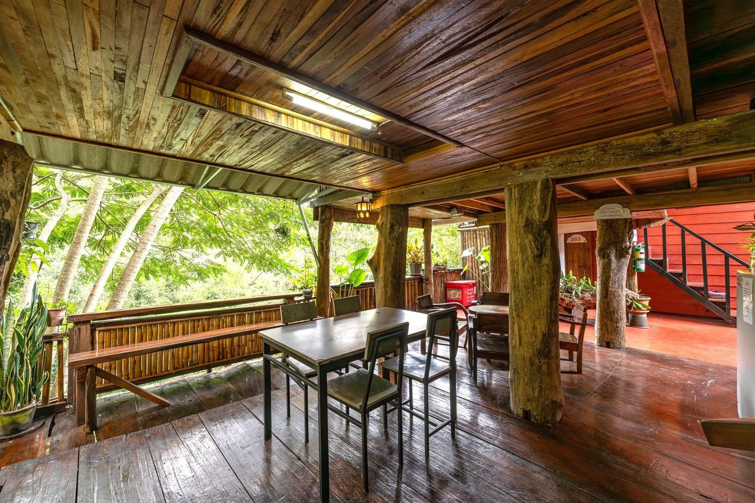 Lobby or reception in Monruamsuk Homestay Cafe and Bistro