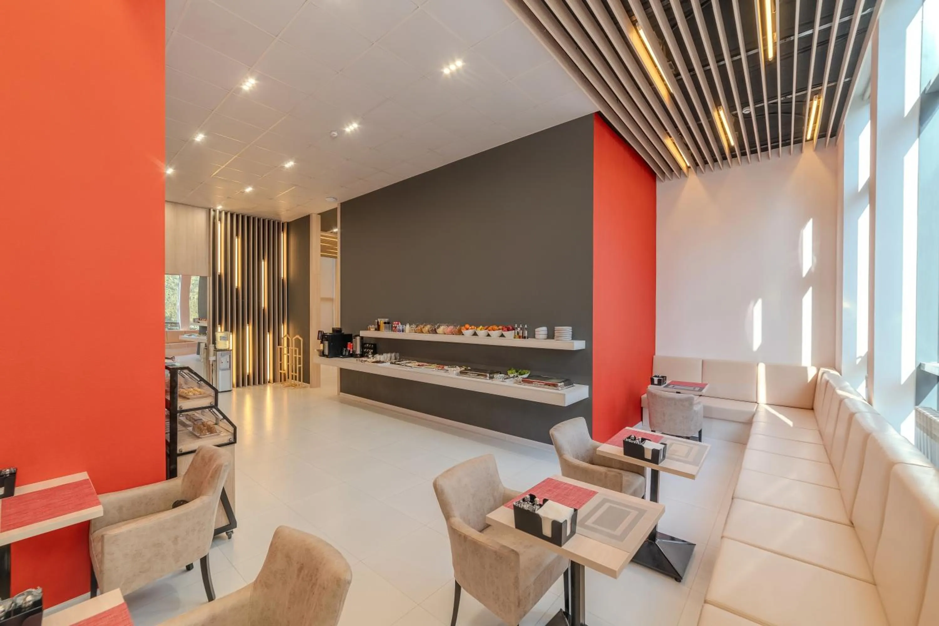 Restaurant/places to eat in Duo Hotel by Futuro