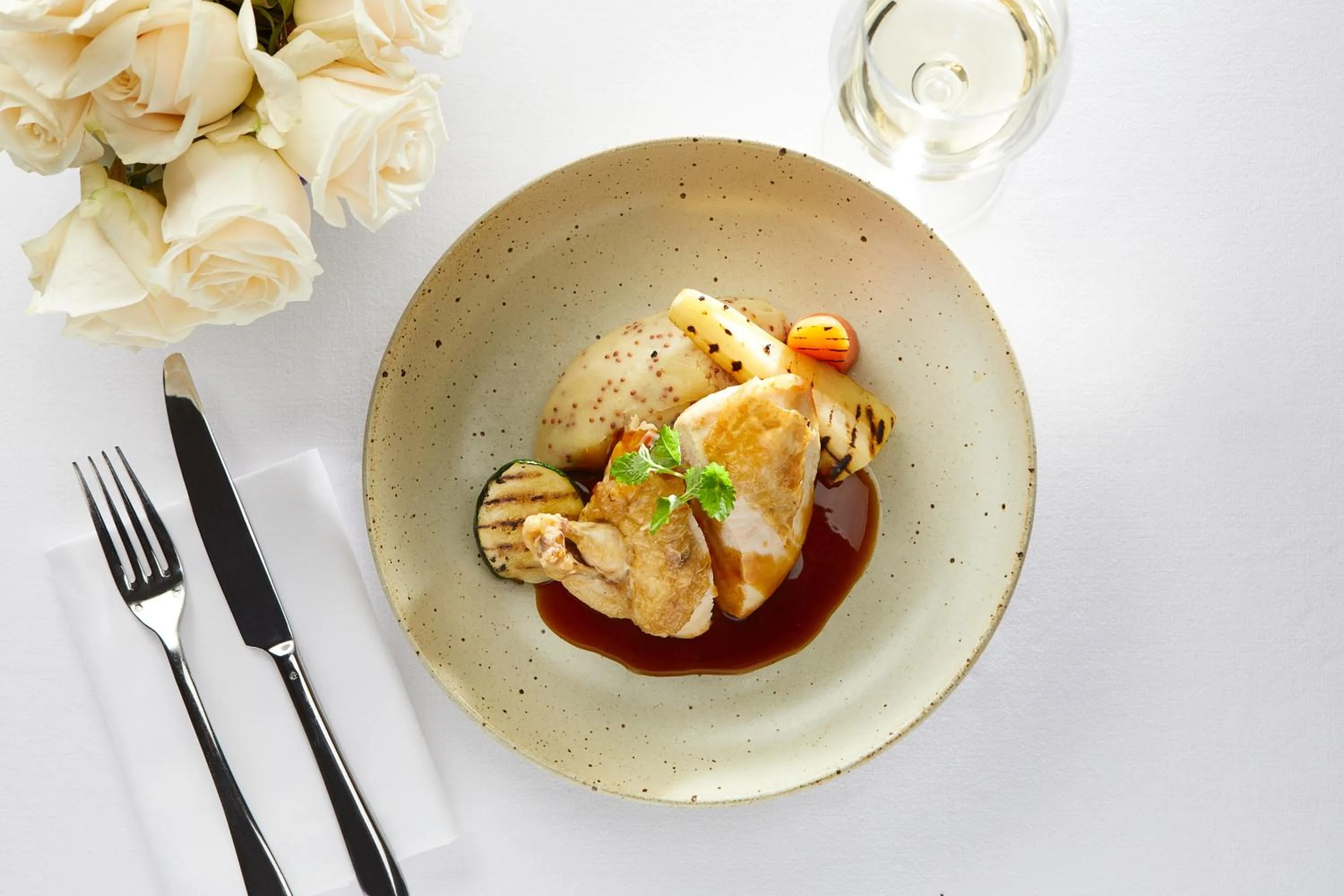 Food and drinks in Macdonald Forest Hills Hotel & Spa