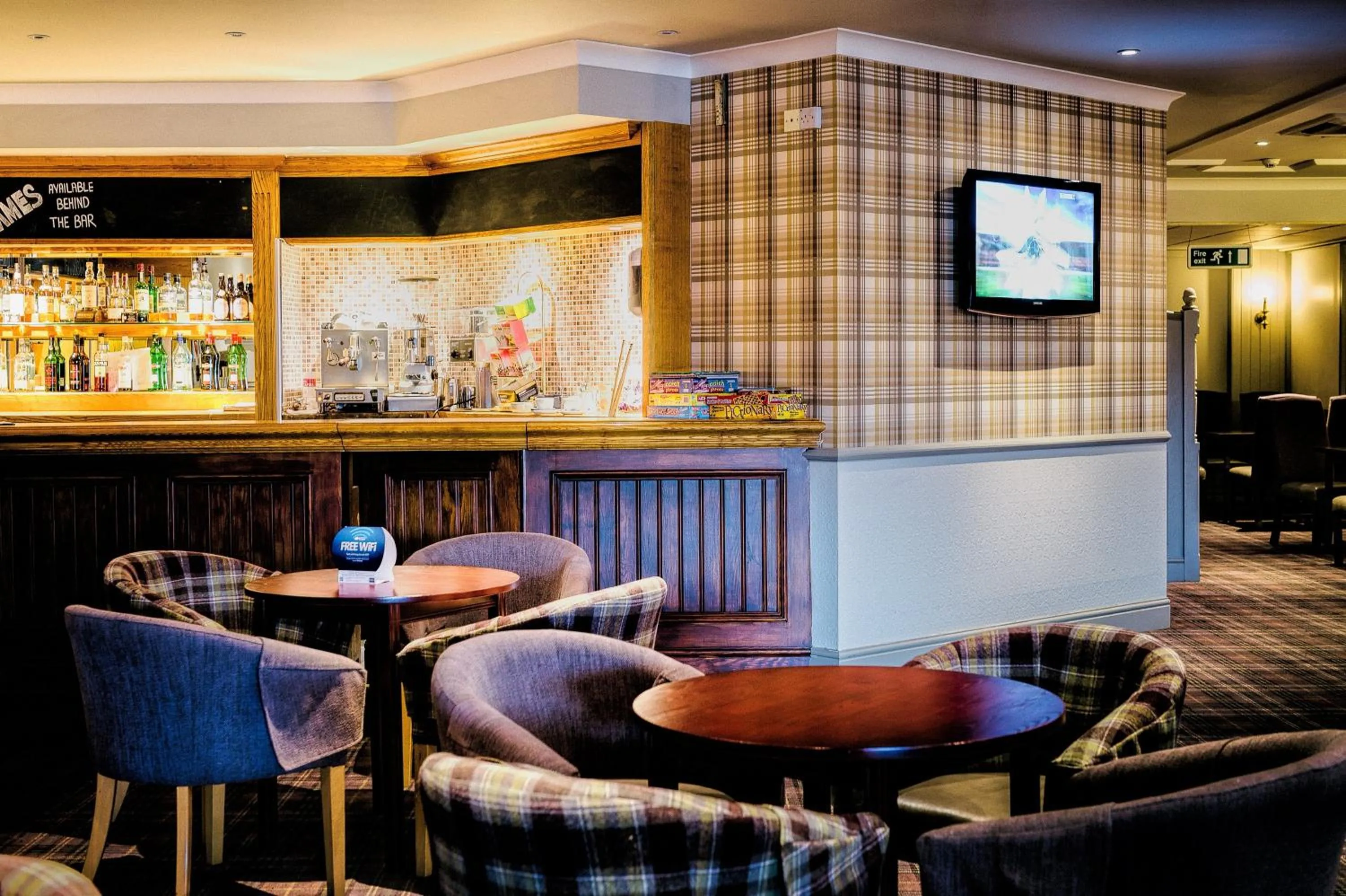 Lounge or bar in Macdonald Forest Hills Hotel & Spa