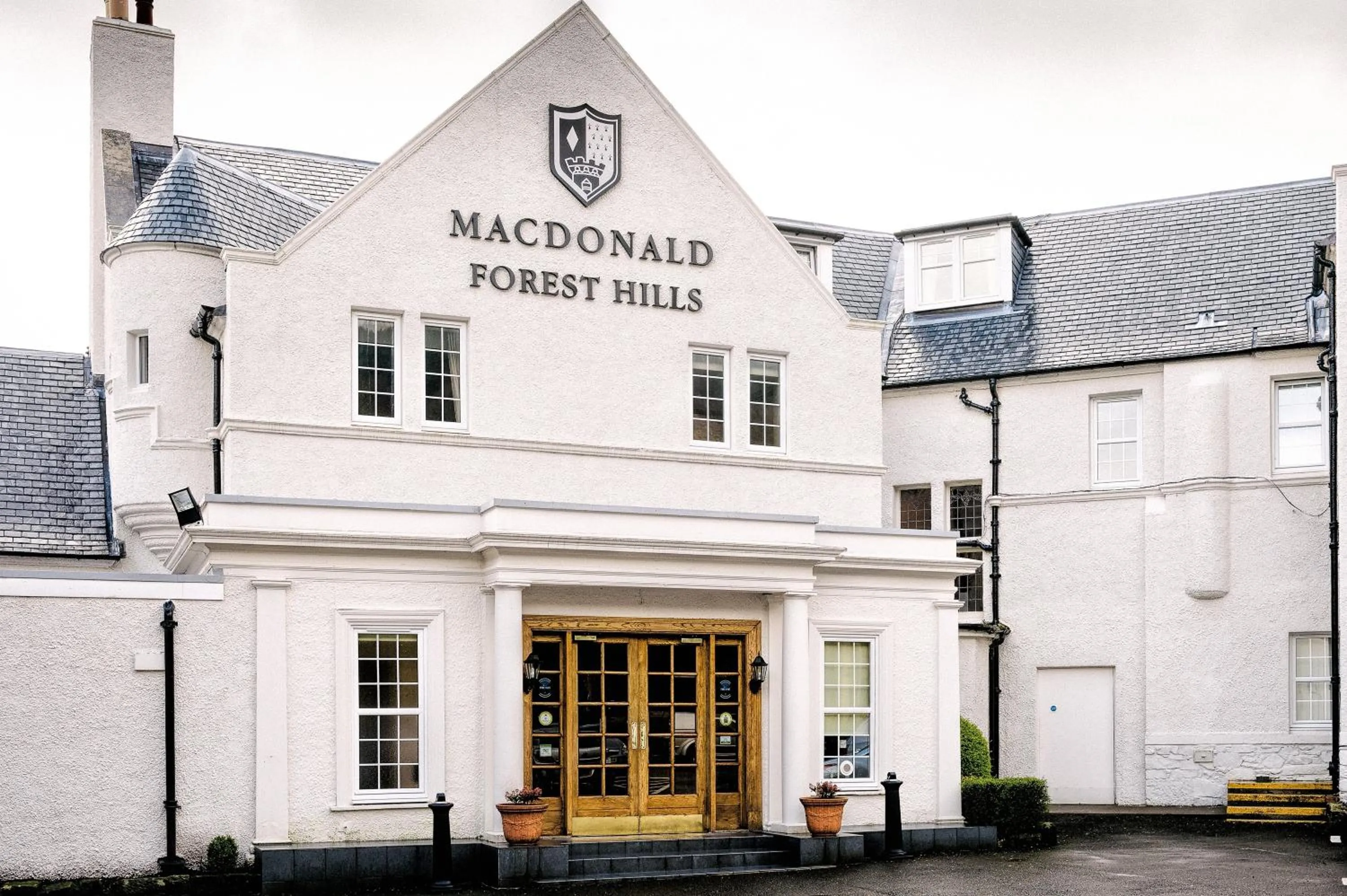 Facade/entrance in Macdonald Forest Hills Hotel & Spa