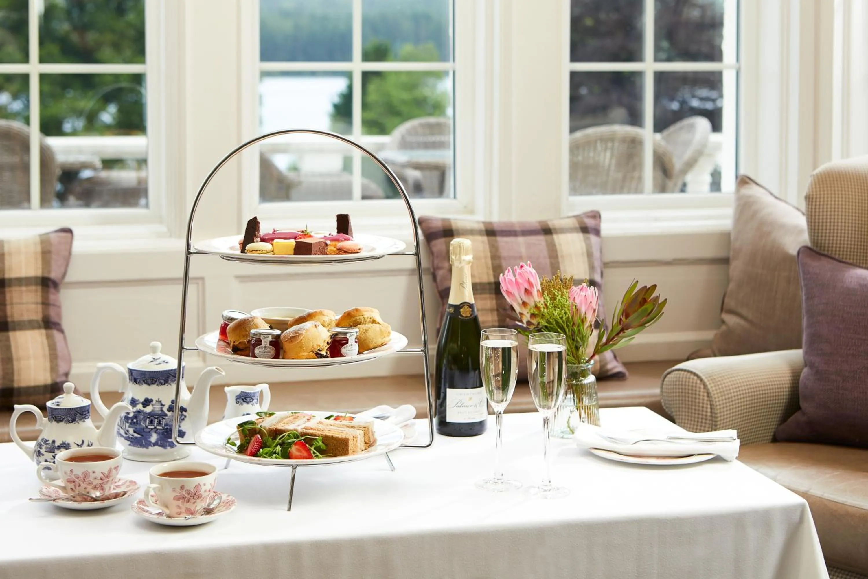 Food and drinks in Macdonald Forest Hills Hotel & Spa