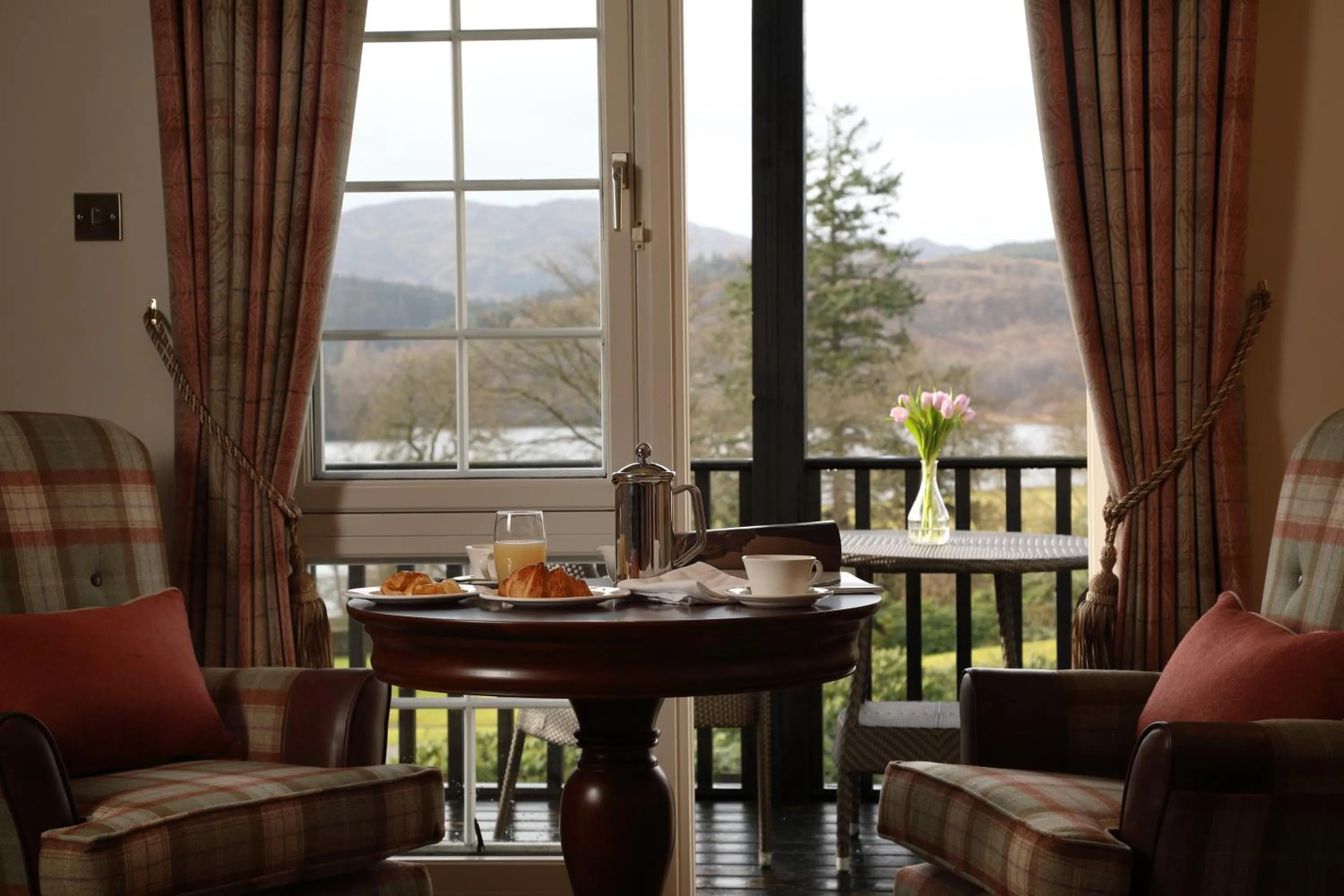 Lake view in Macdonald Forest Hills Hotel & Spa