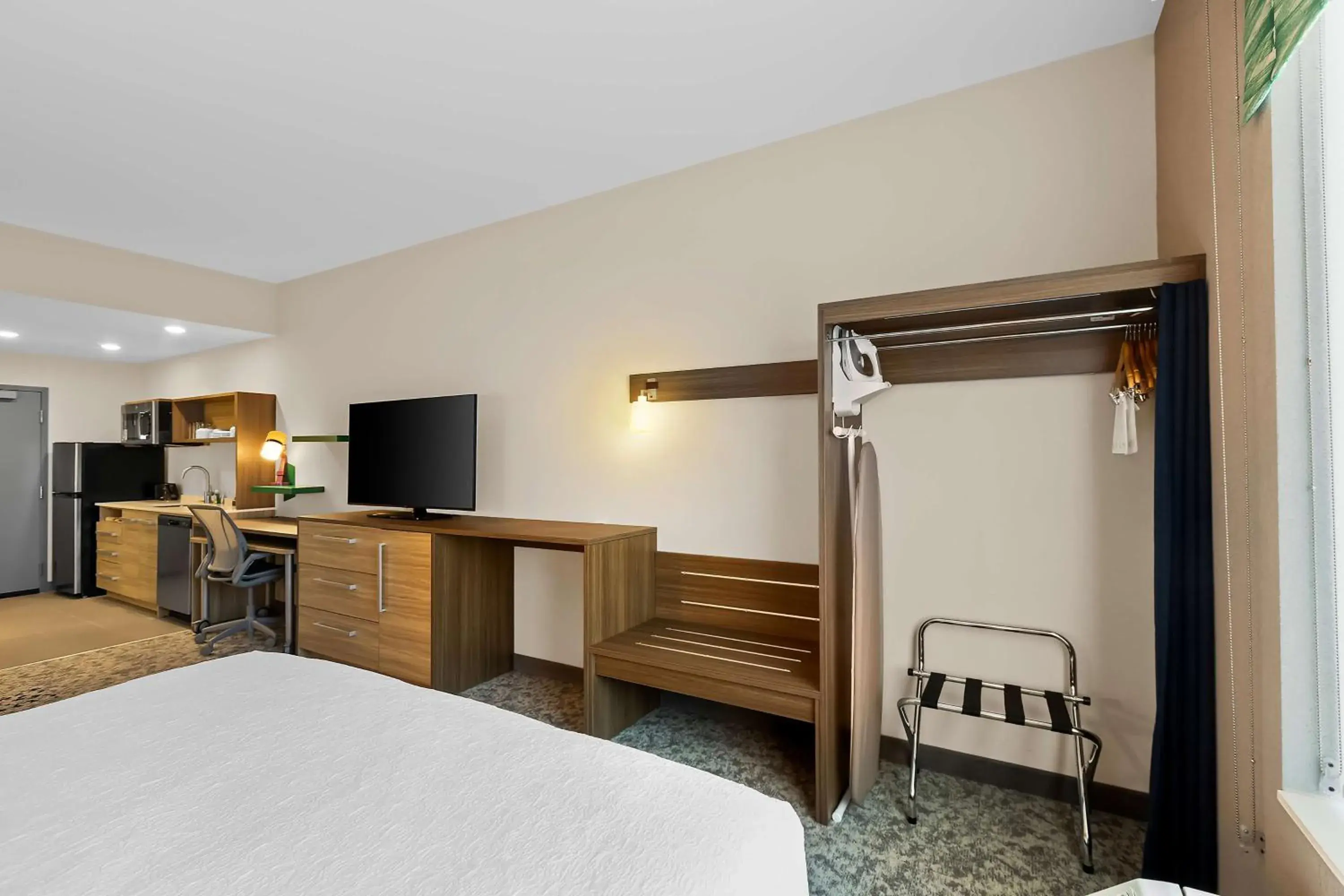 King Studio Suite in Home2 Suites By Hilton Hendersonville King Studio Suite in Home2 Suites By Hilton Hendersonville