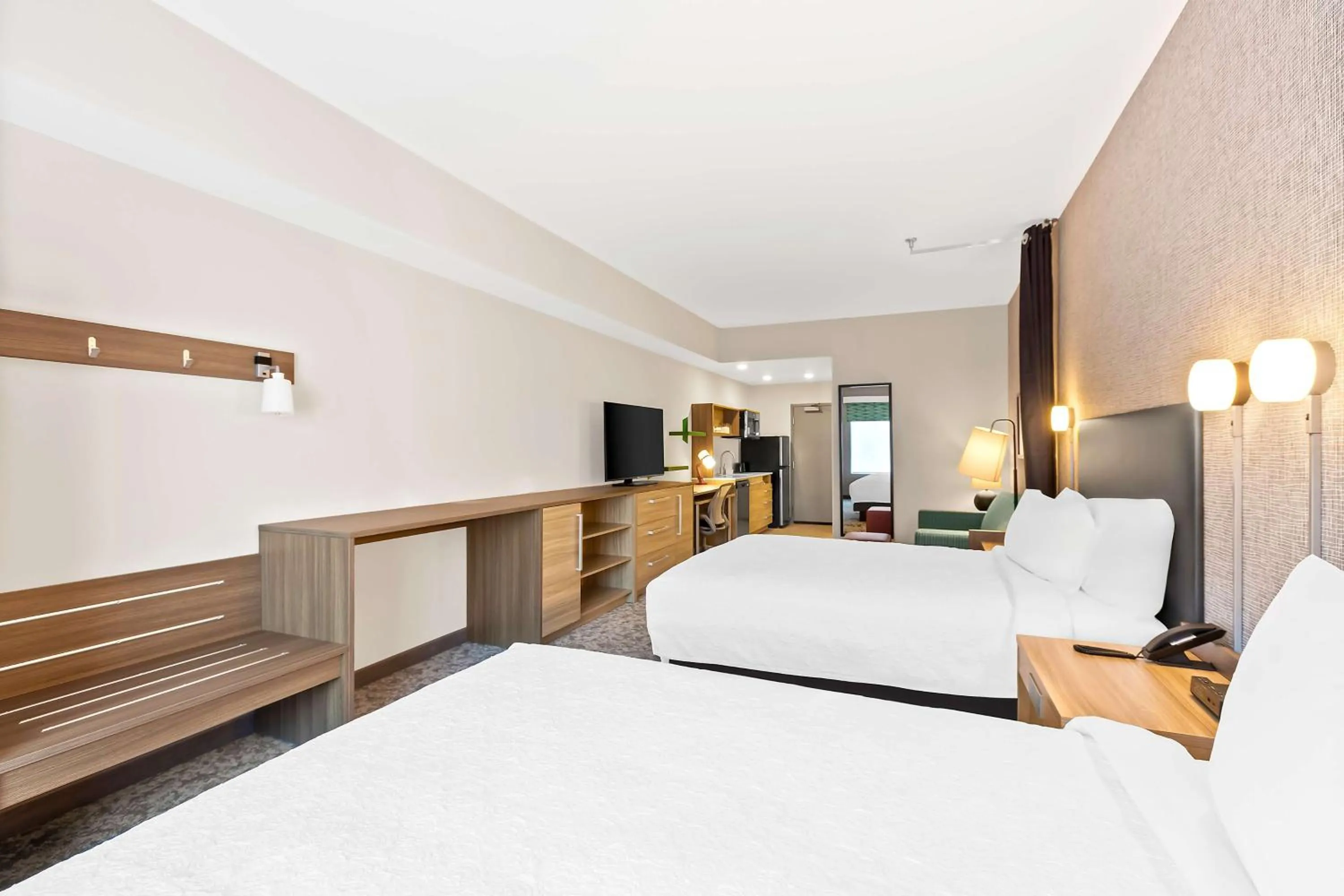 Bedroom, Bed in Home2 Suites By Hilton Hendersonville