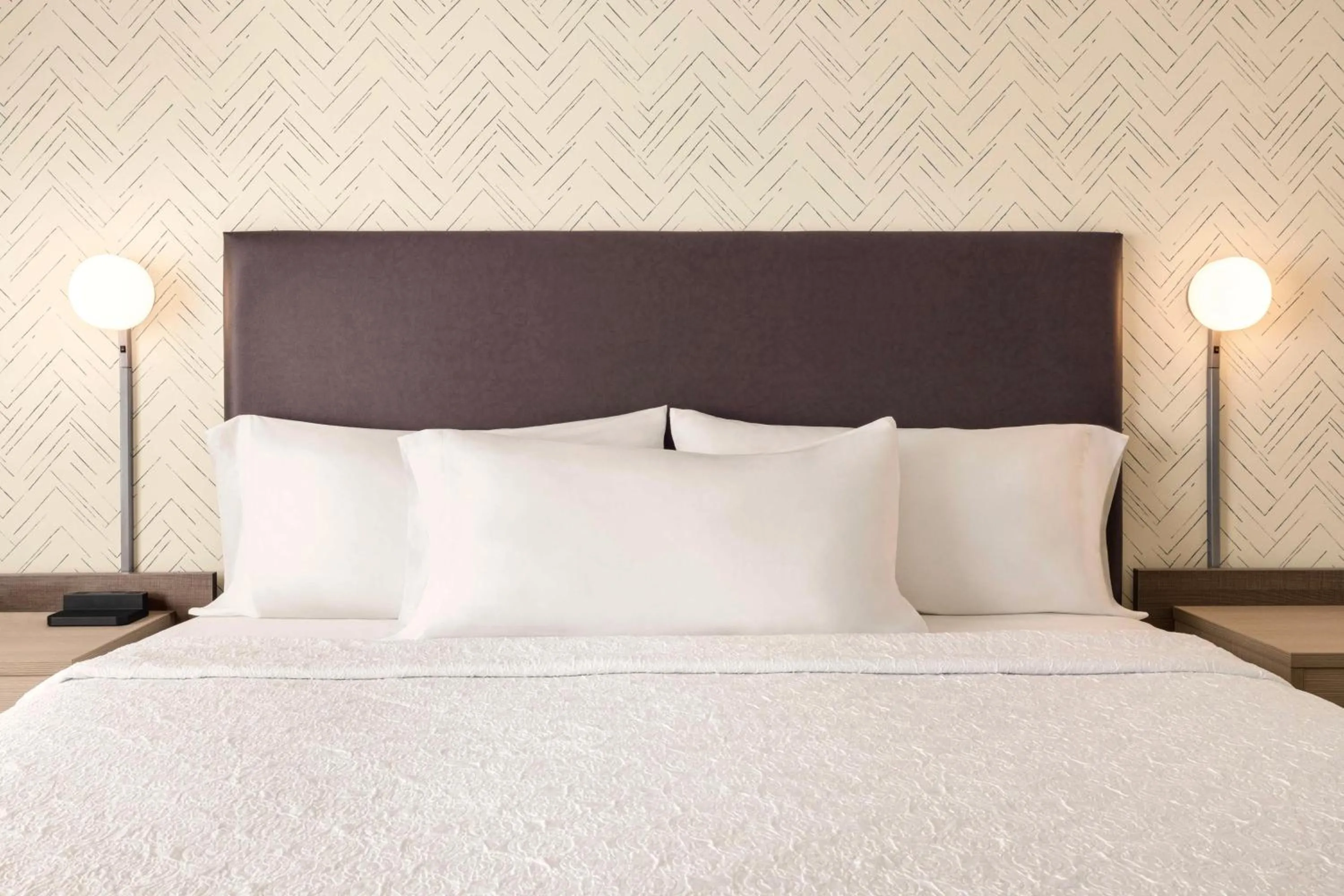 Bed in Home2 Suites Livingston Yellowstone