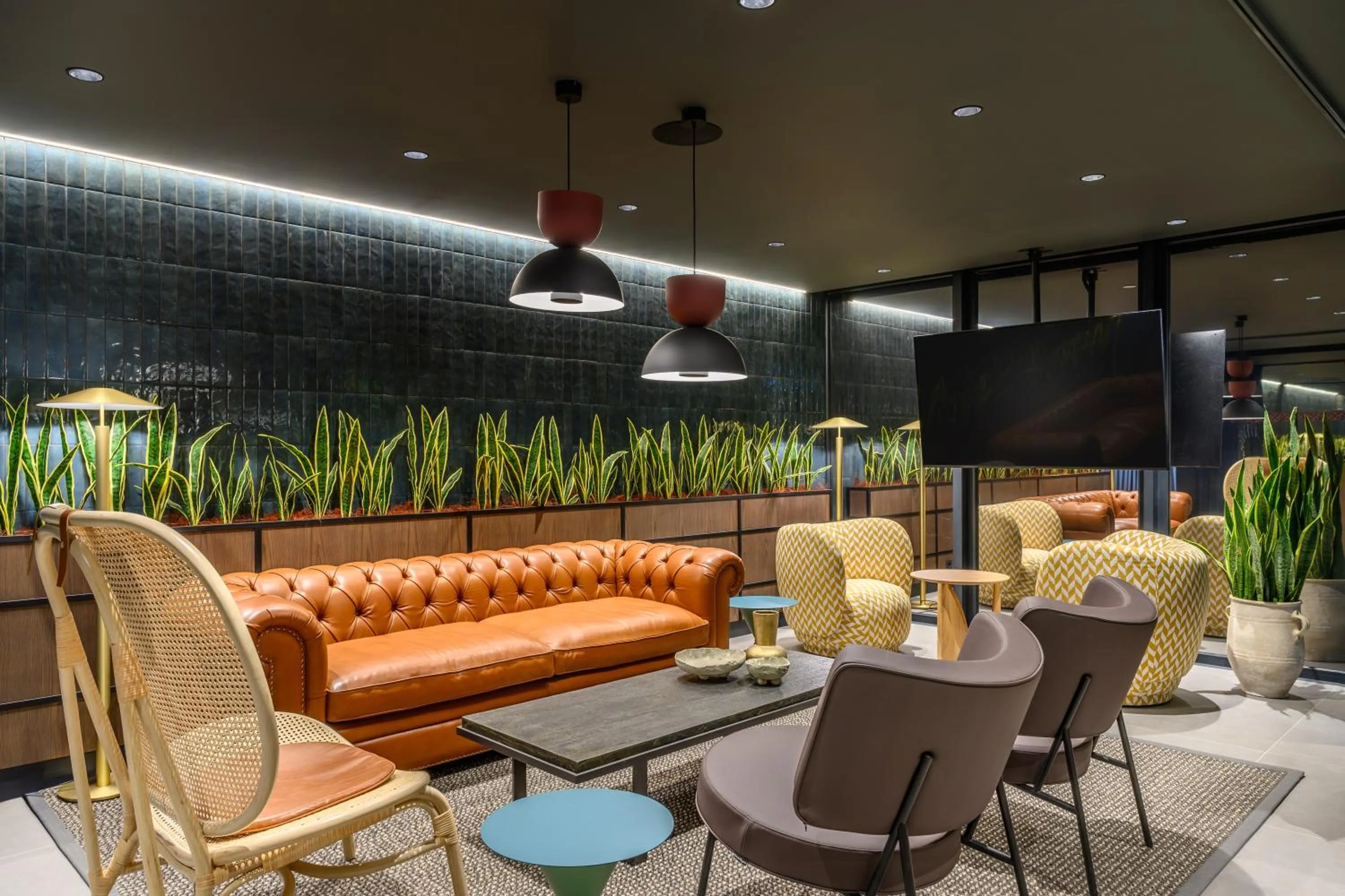 Lounge or bar in Hilton Garden Inn Debrecen City Center