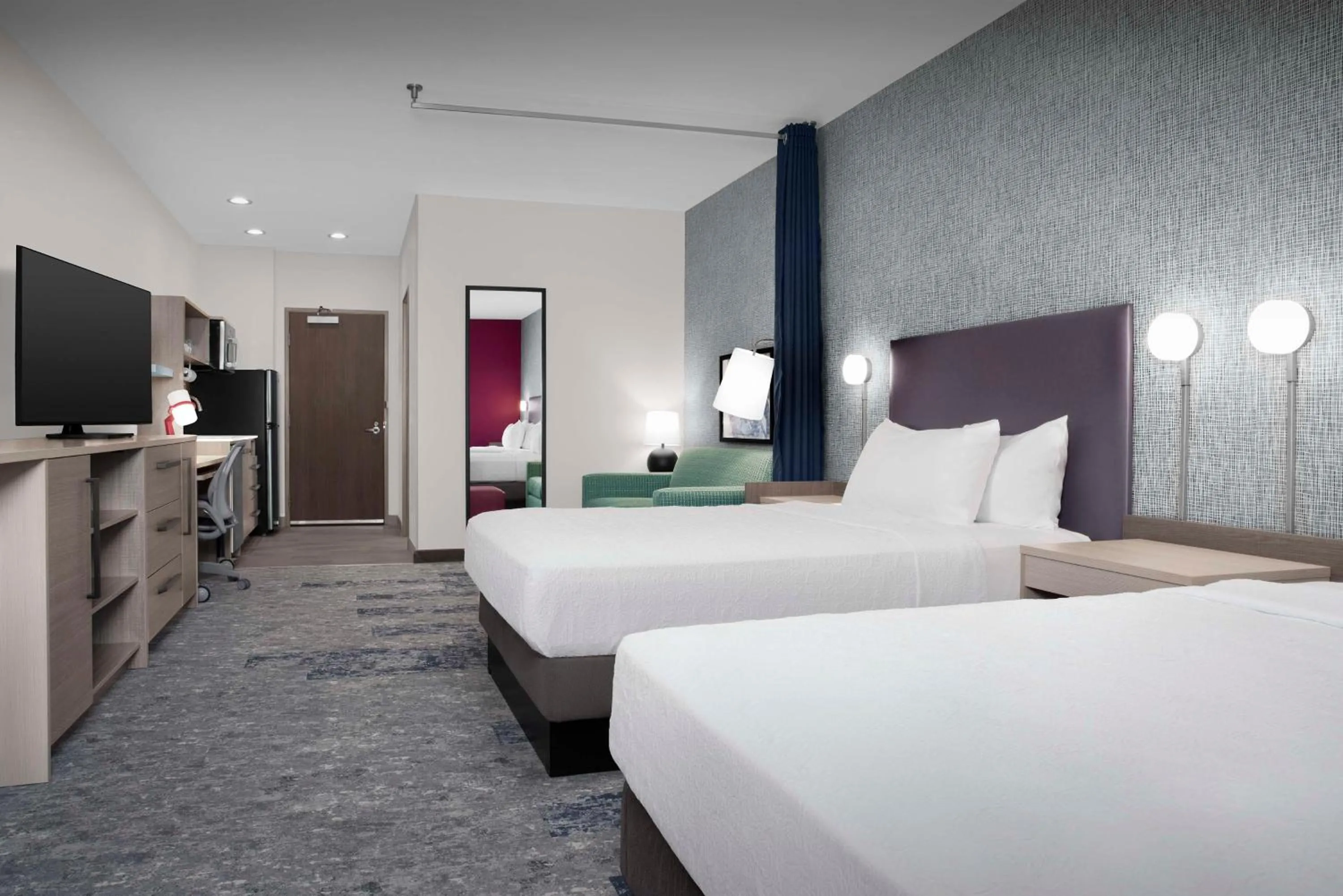 Living room, Bed in Home2 Suites By Hilton Athens I 65