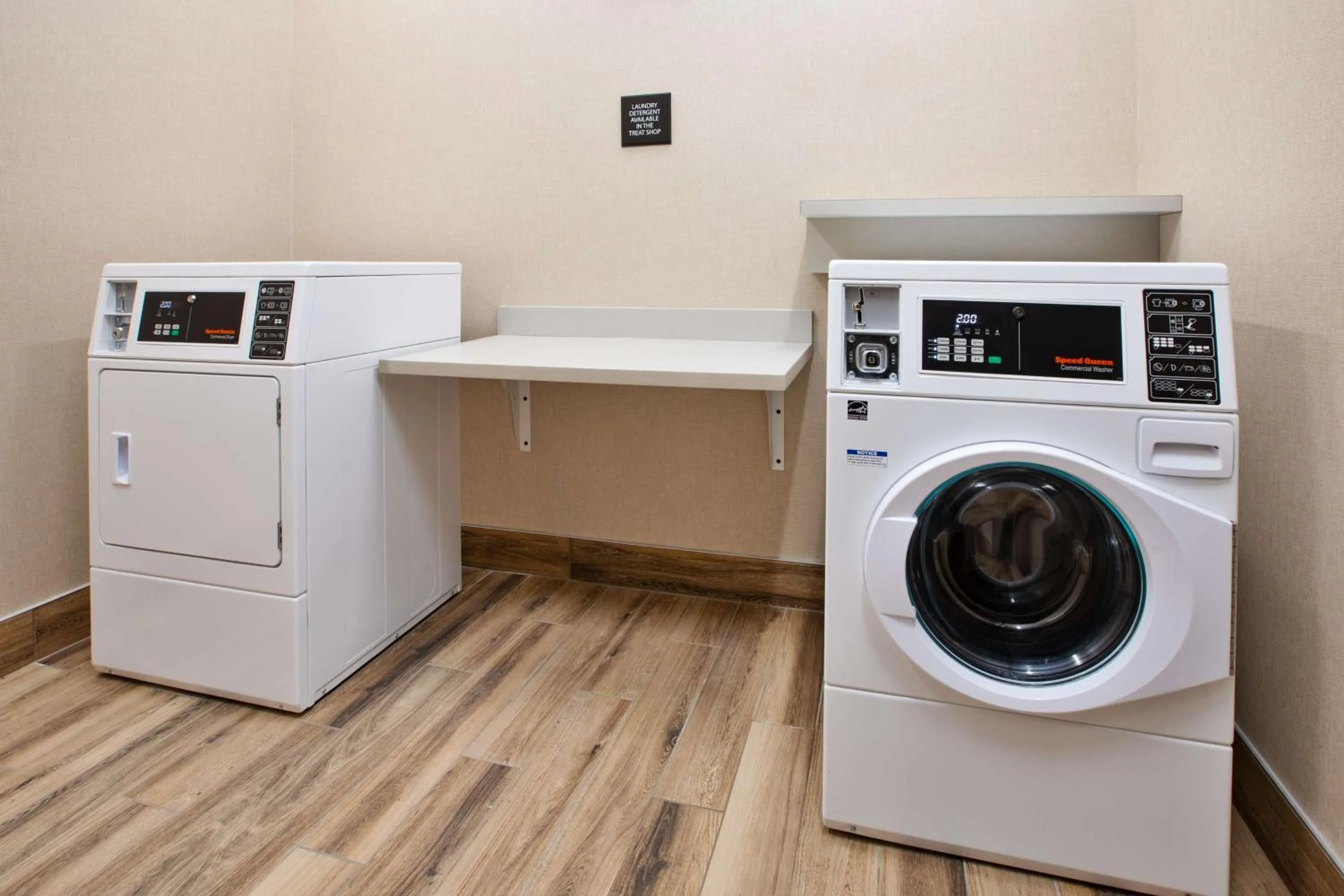 laundry in Hampton Inn & Suites By Hilton Indianapolis South Greenwood