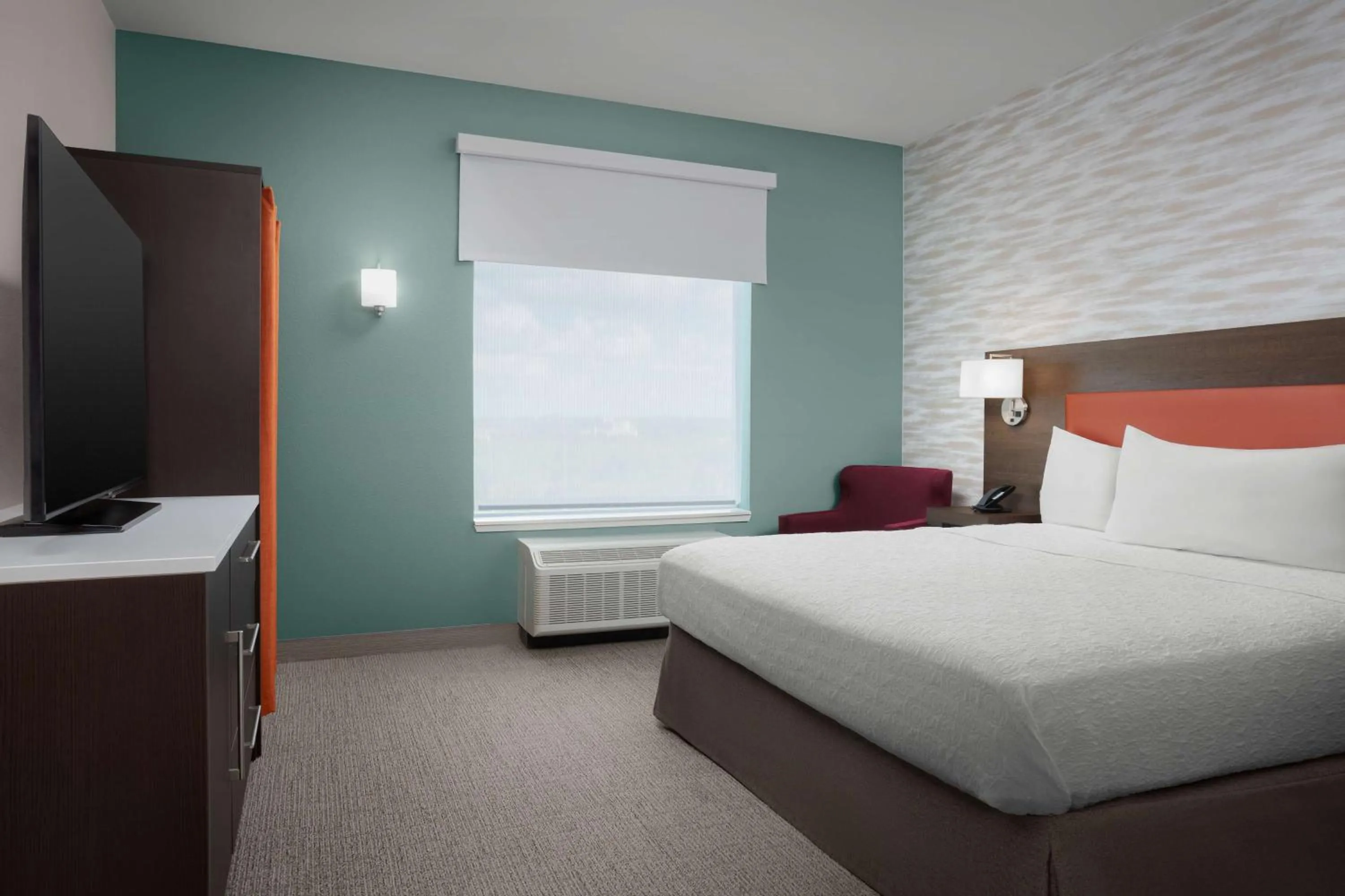 Bed in Home2 Suites By Hilton Laredo North