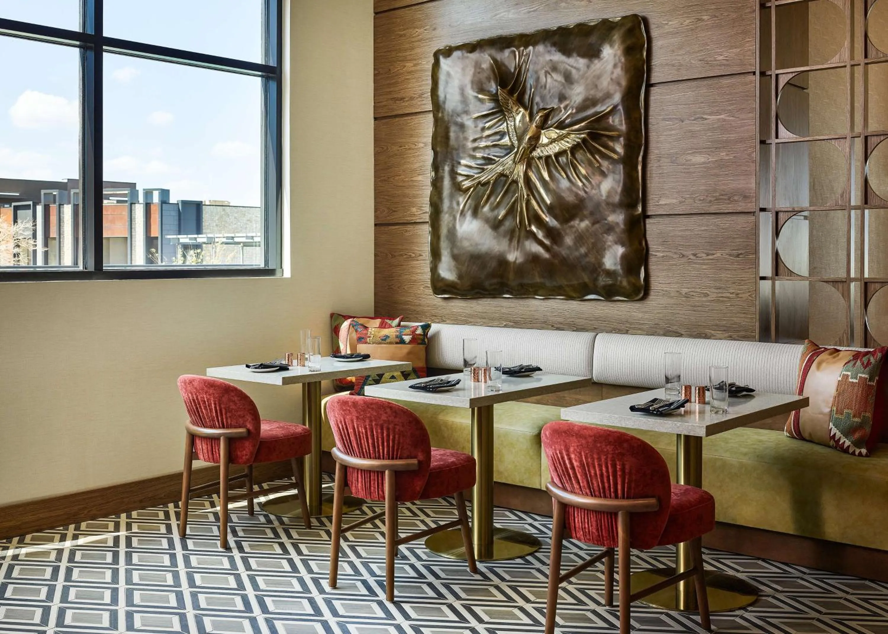Restaurant/places to eat in Lively Hotel On Oak Oklahoma City, Tapestry By Hilton