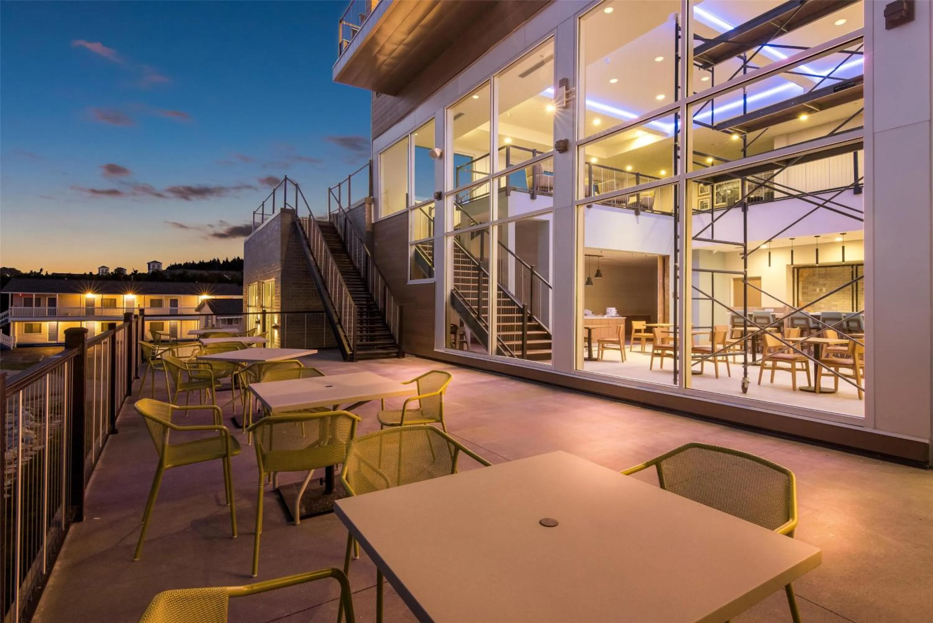 Patio in Hampton Inn St Ignace Lakefront Mackinac