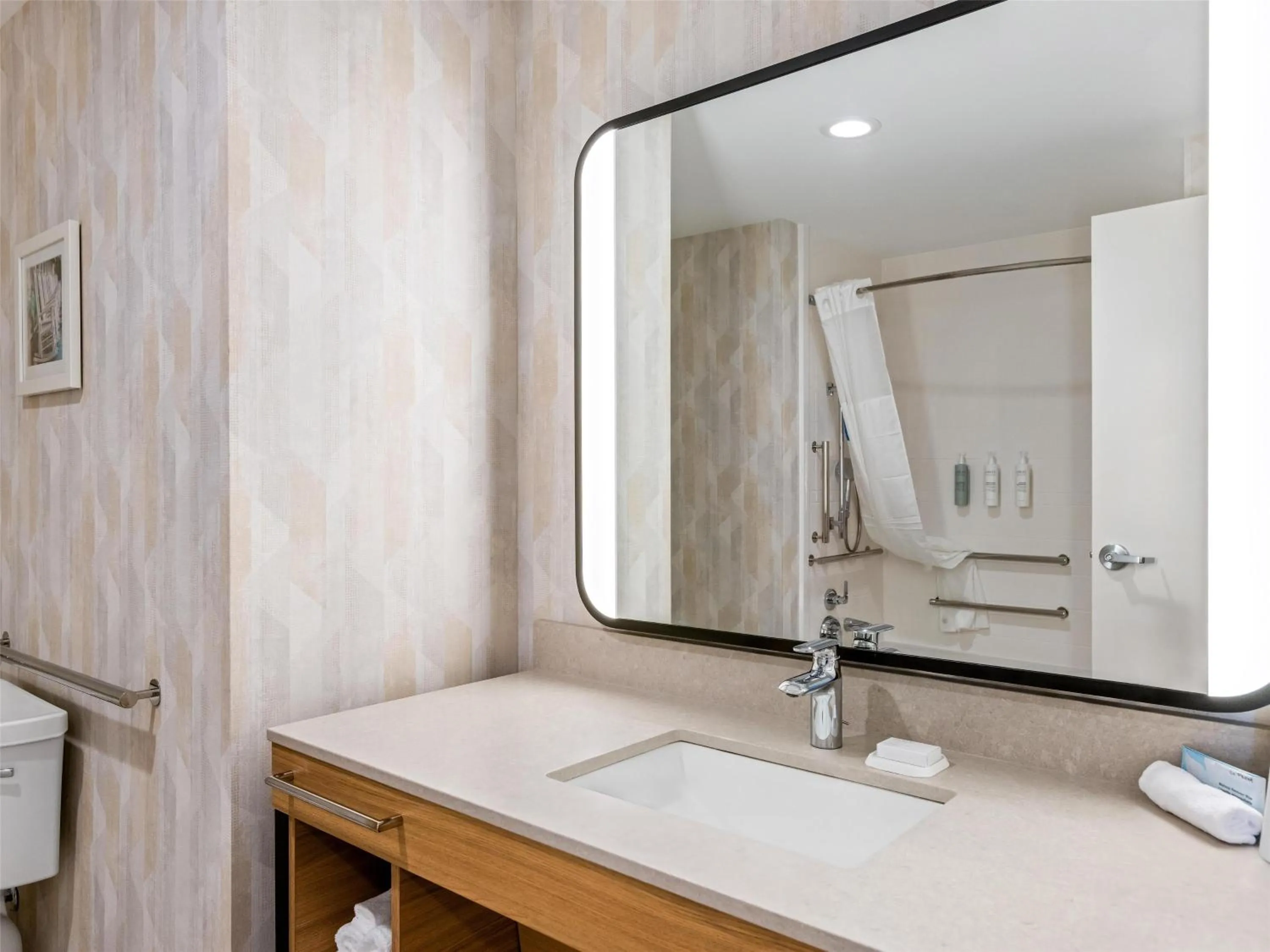 Bathroom in Hampton Inn St Ignace Lakefront Mackinac