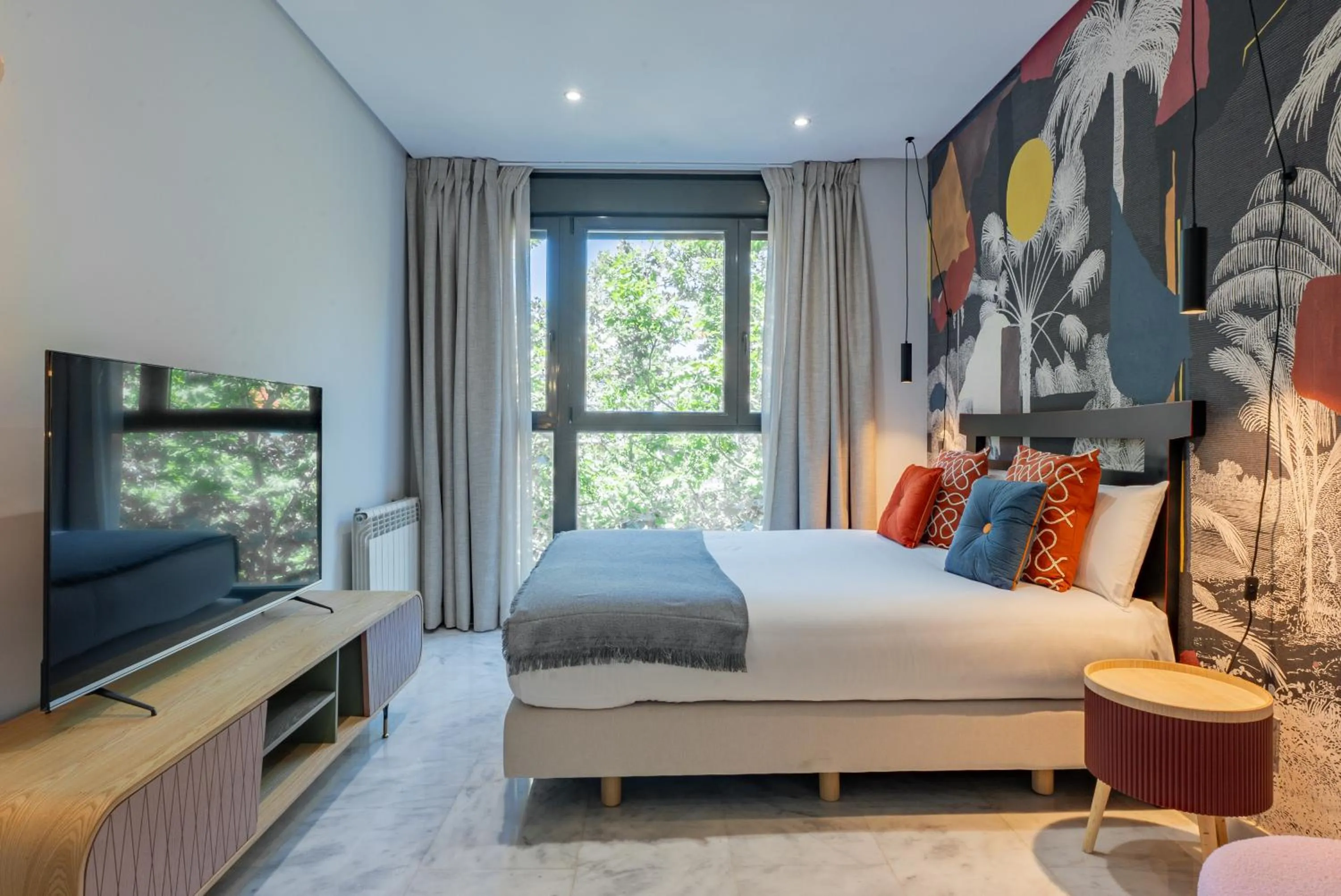 TV and multimedia, Bed in Smartr Madrid Las Ventas