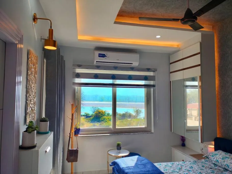 Bedroom in Blue Heart Home by the Ganges - Cosy 1Bhk-Veerbhadra