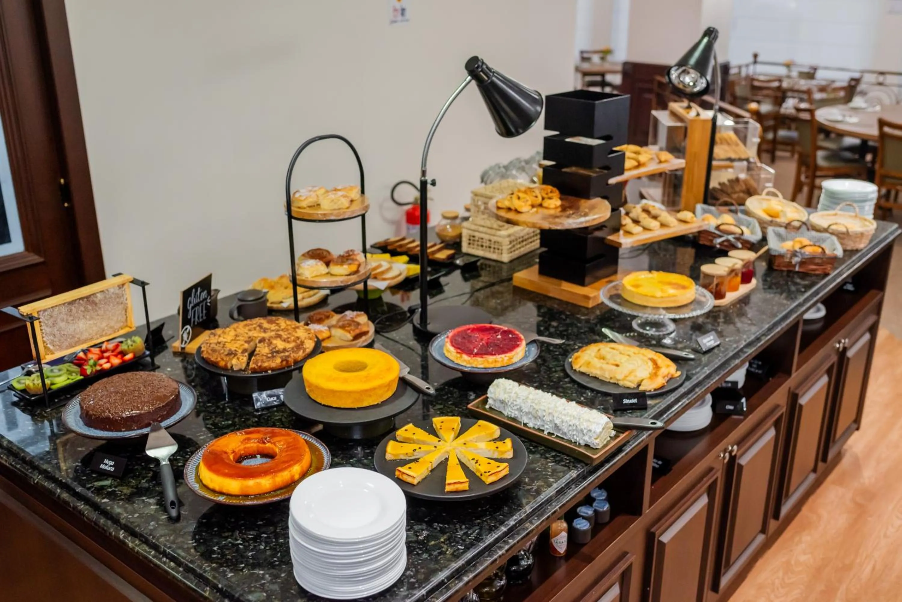 Breakfast in Mercure Jaragua do Sul