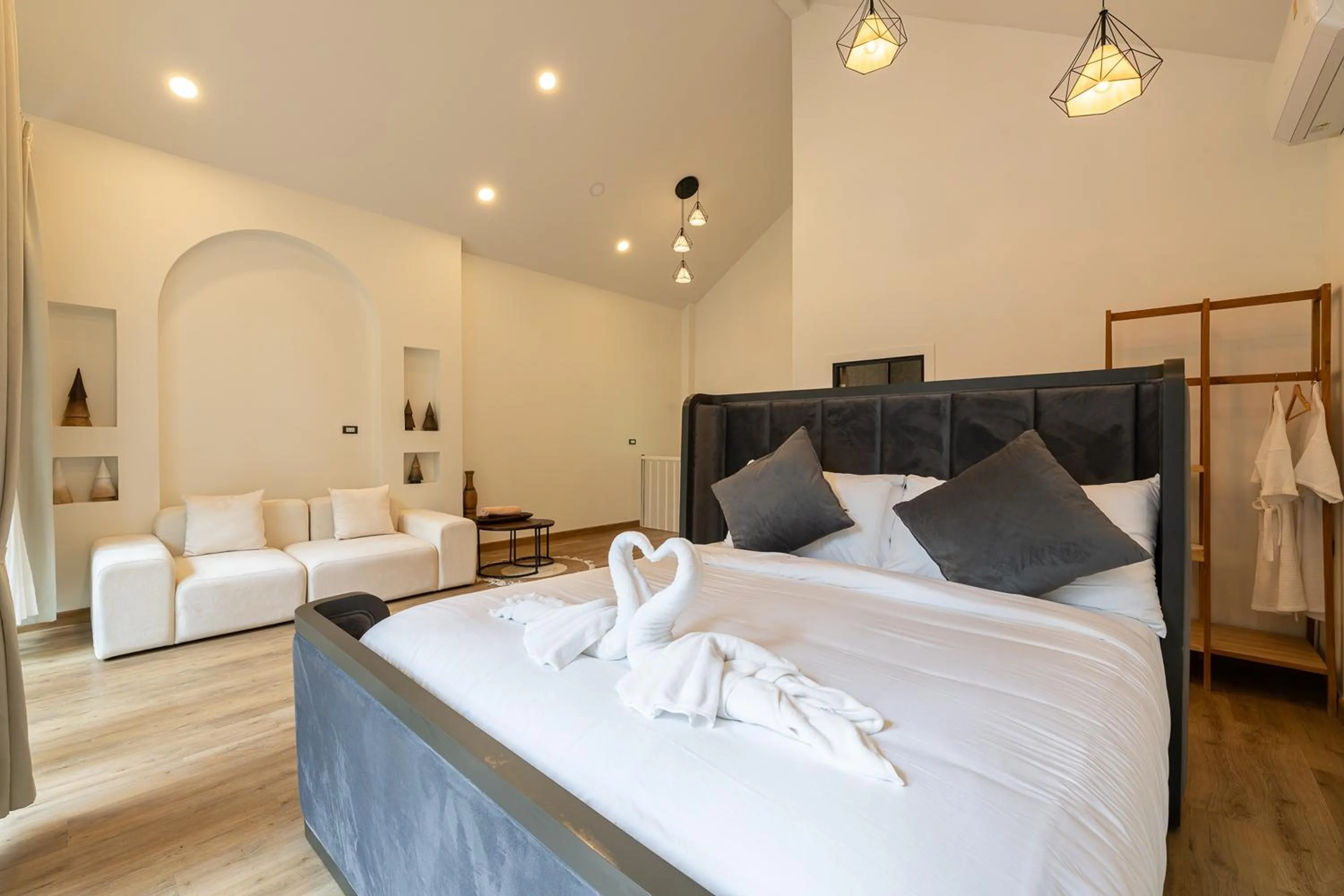 Bed in Inthada At Mae Kampong