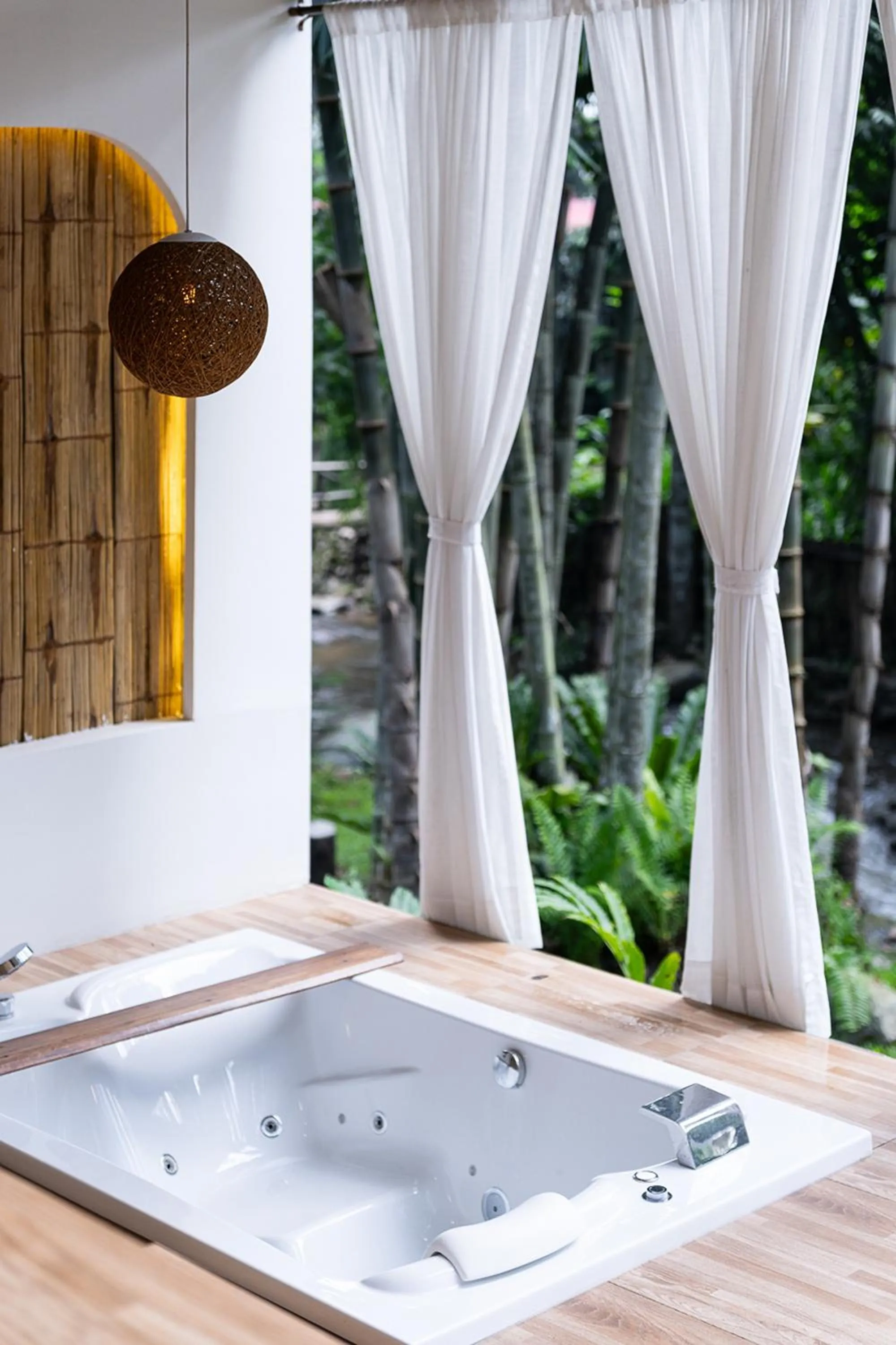 Area and facilities in Inthada At Mae Kampong