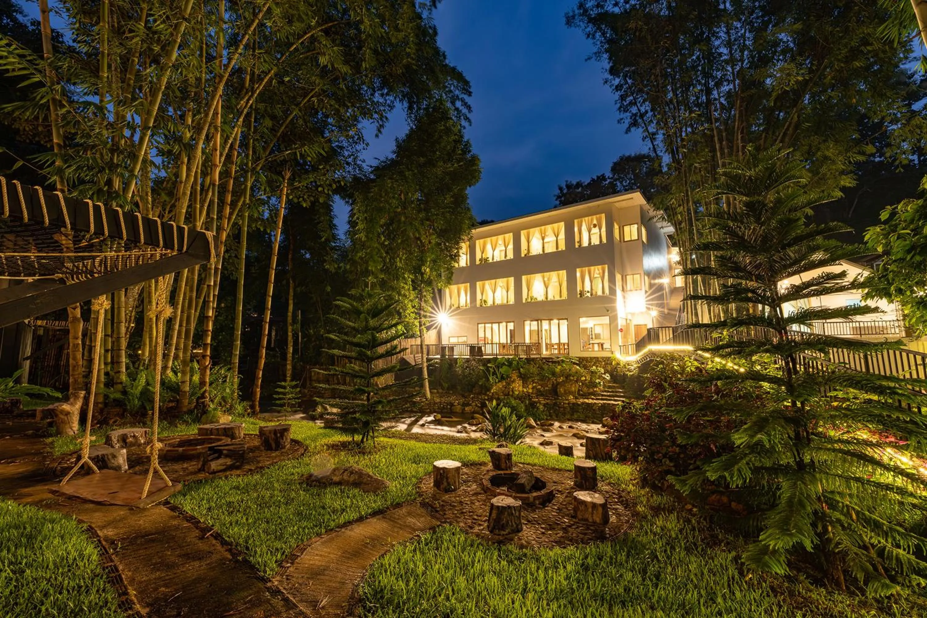 Property building in Inthada At Mae Kampong