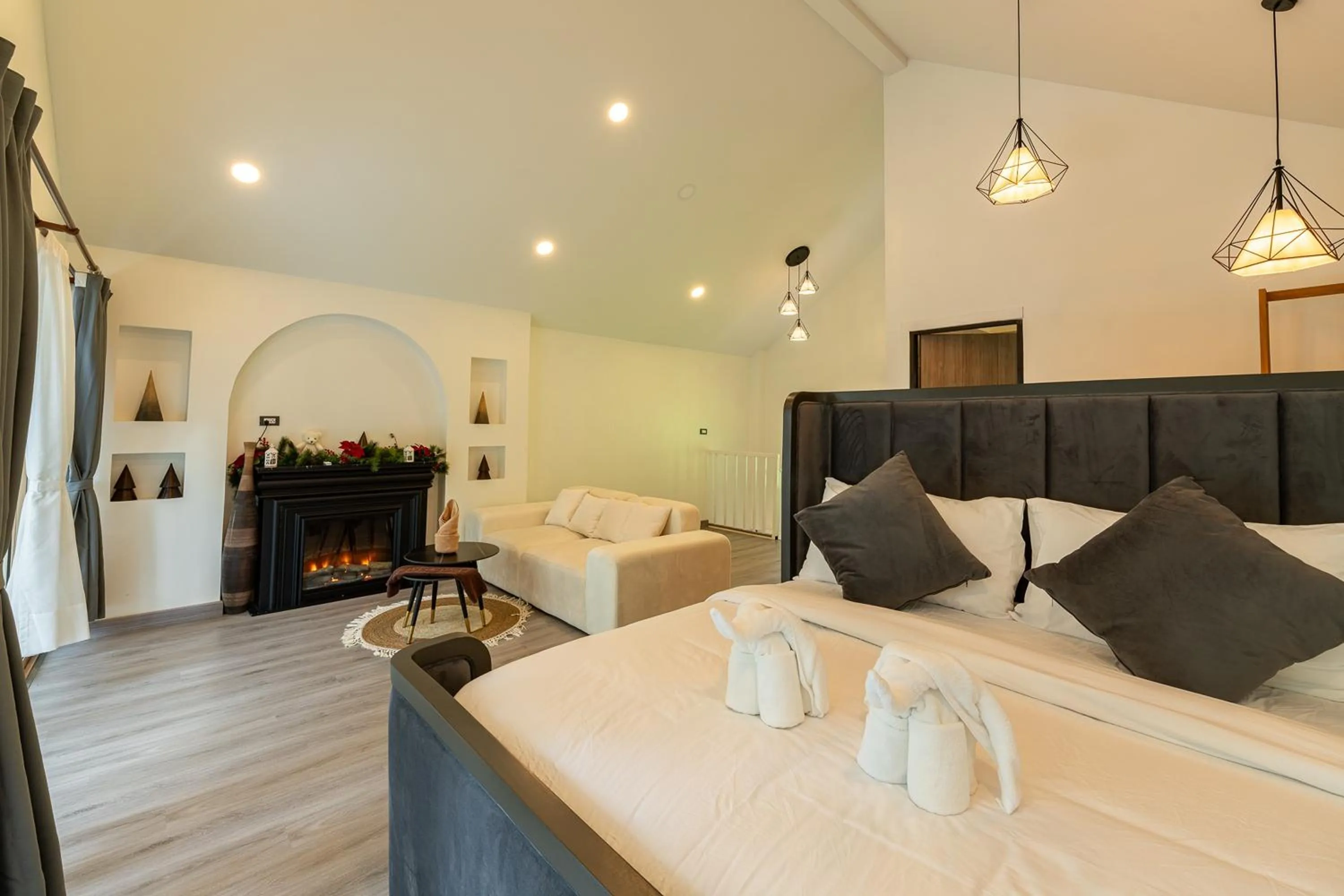 Bed in Inthada At Mae Kampong