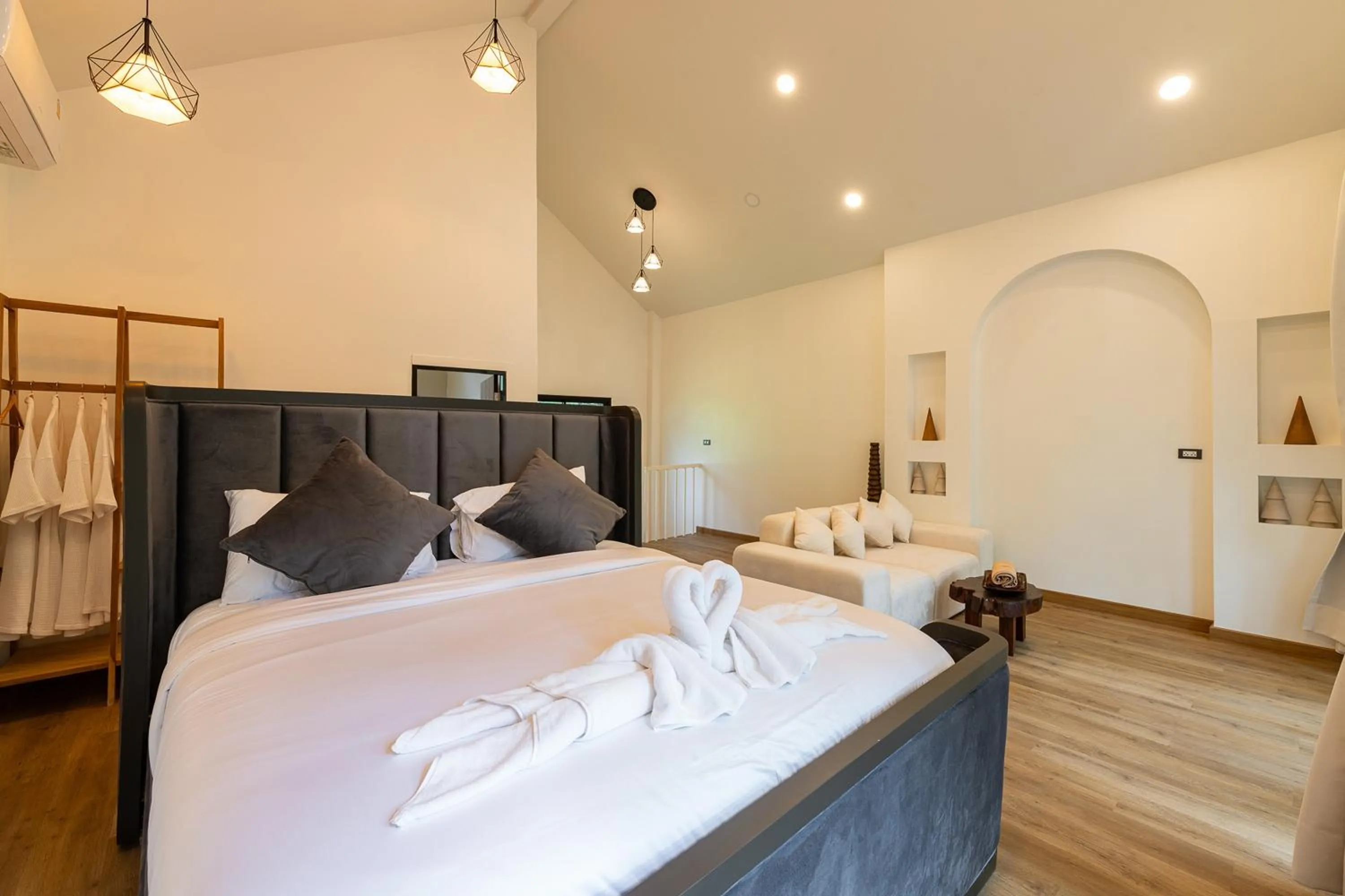 Bed in Inthada At Mae Kampong