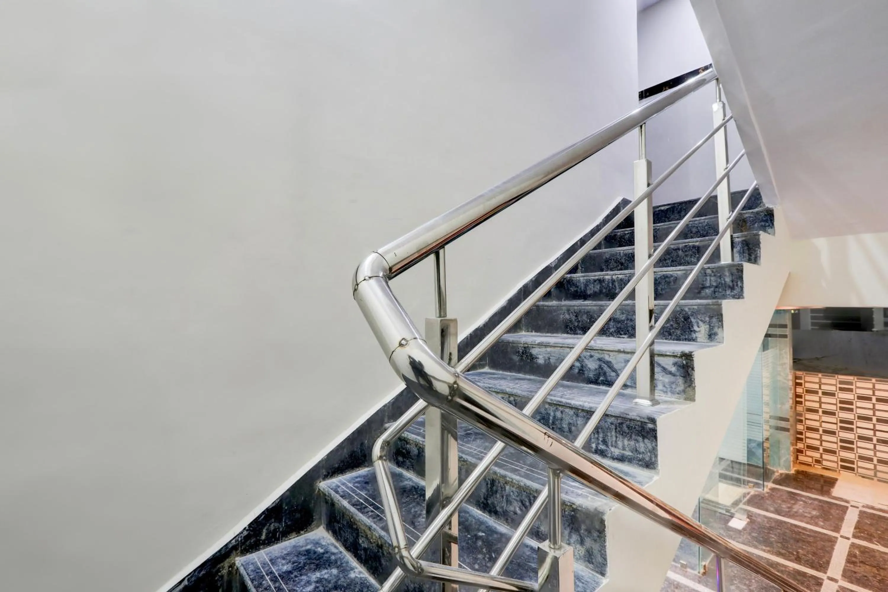 Lobby or reception in Super Townhouse Nanak Ram Guda Near WaveRock SEZ