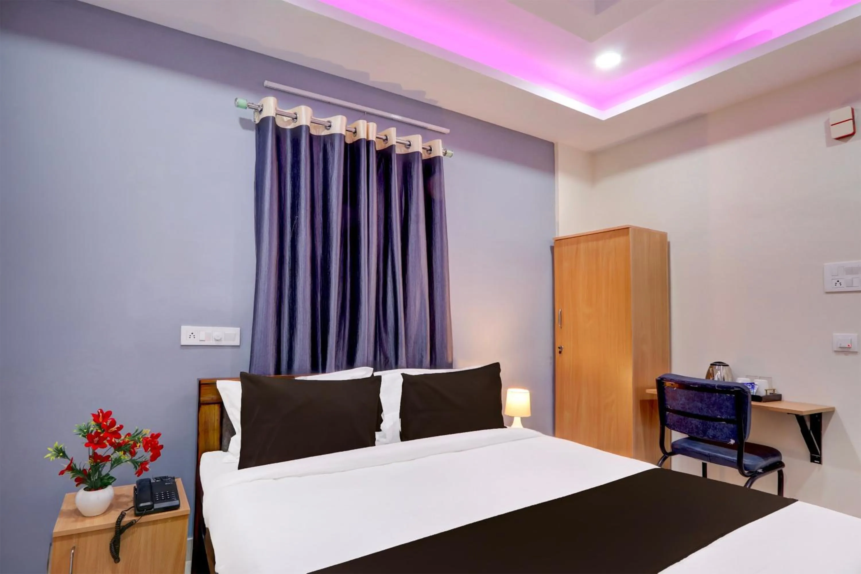 Bedroom, Bed in Super Townhouse Nanak Ram Guda Near WaveRock SEZ