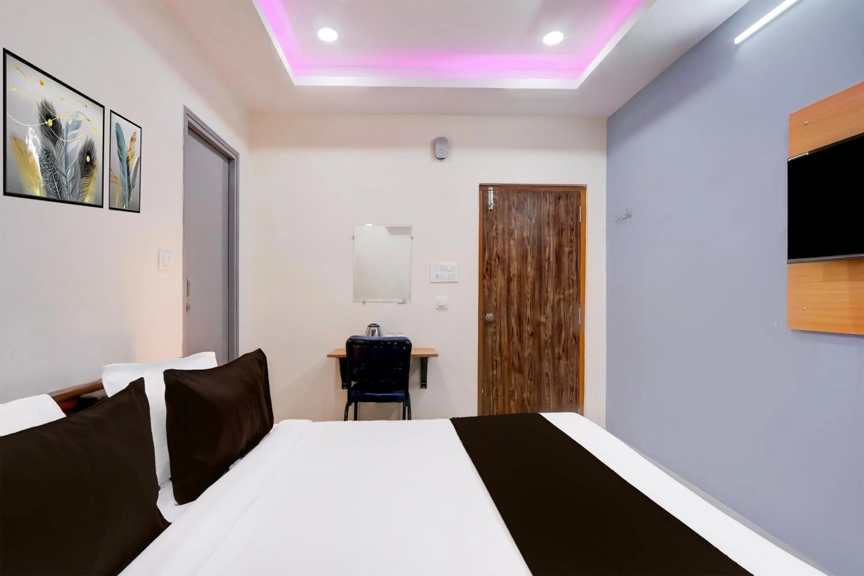 Bedroom, Bed in Super Townhouse Nanak Ram Guda Near WaveRock SEZ