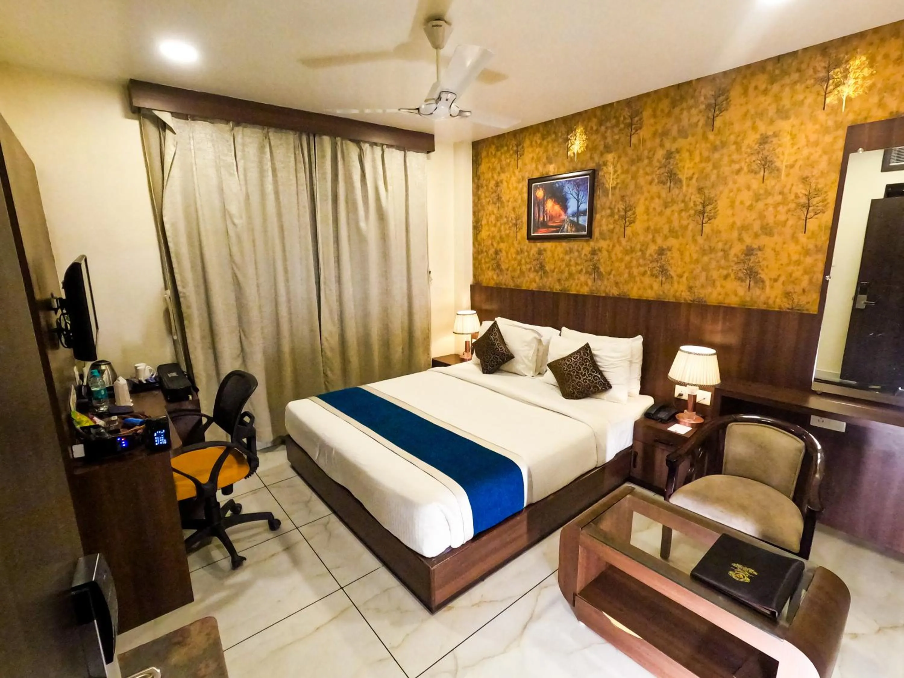 TV and multimedia, Bed in Hotel Sidh Vedantha