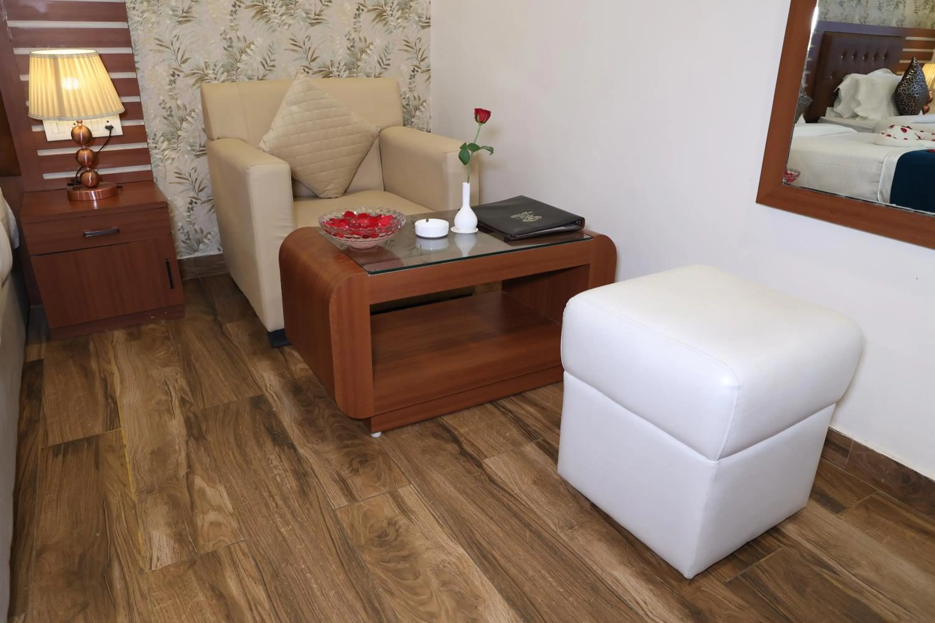 Seating area, Bed in Hotel Sidh Vedantha