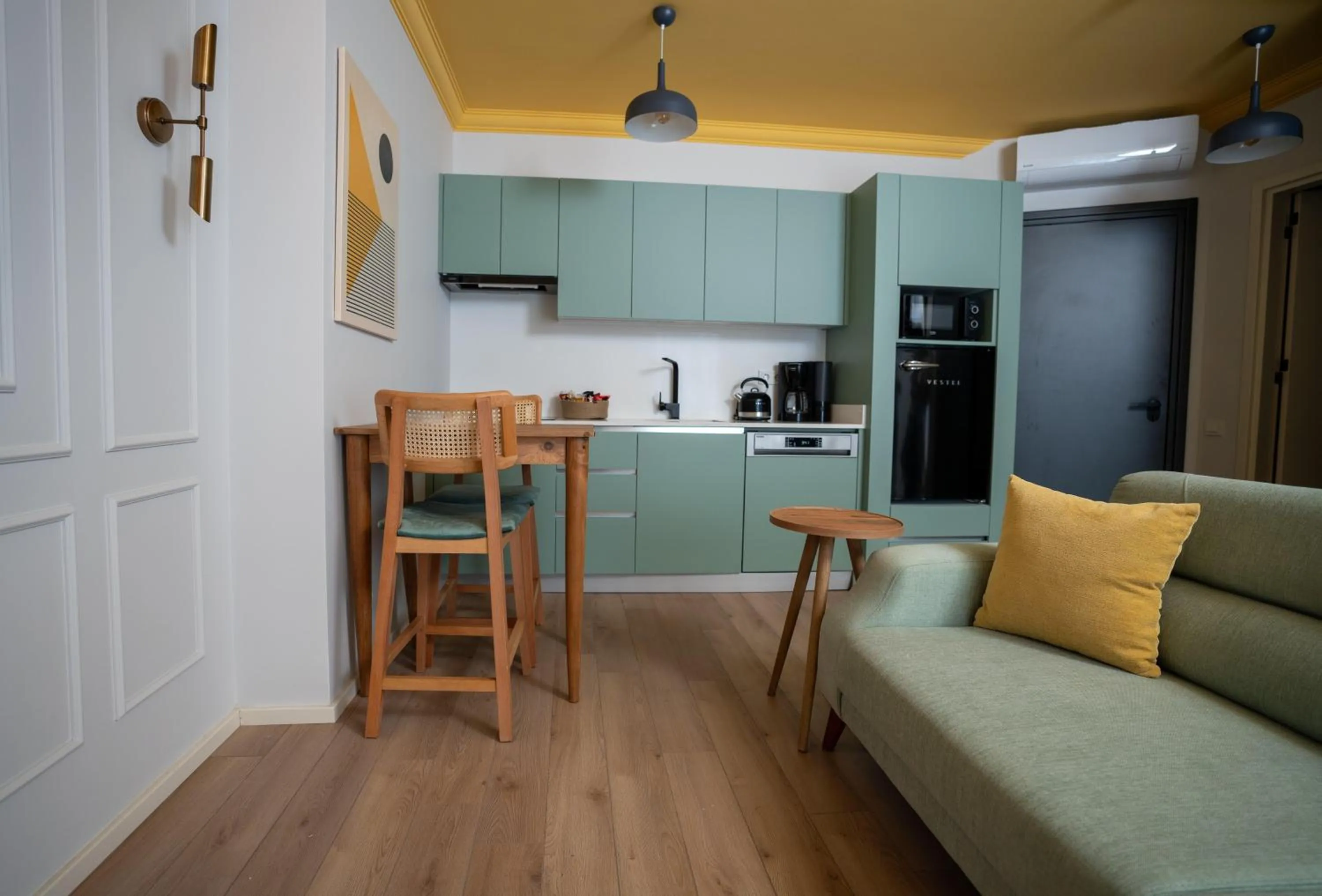 Photo of the whole room in Bird Nest Suites