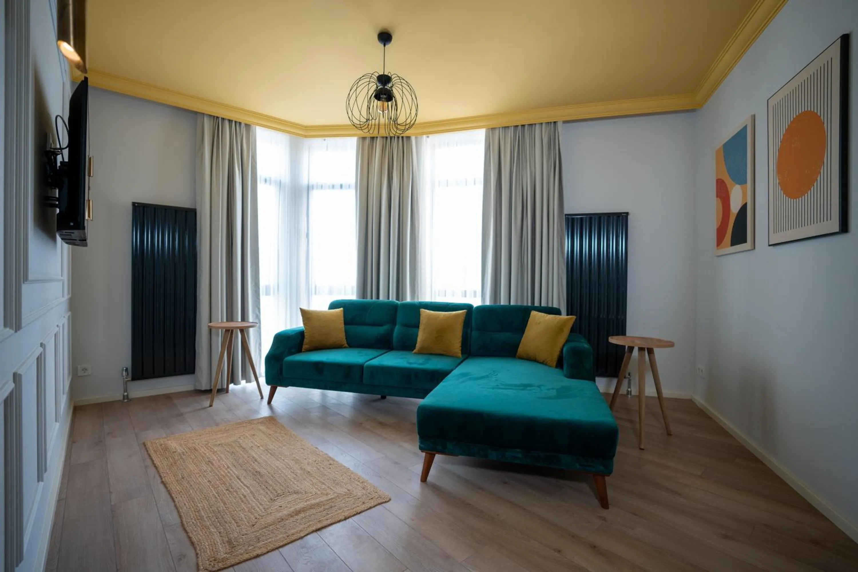 Photo of the whole room in Bird Nest Suites