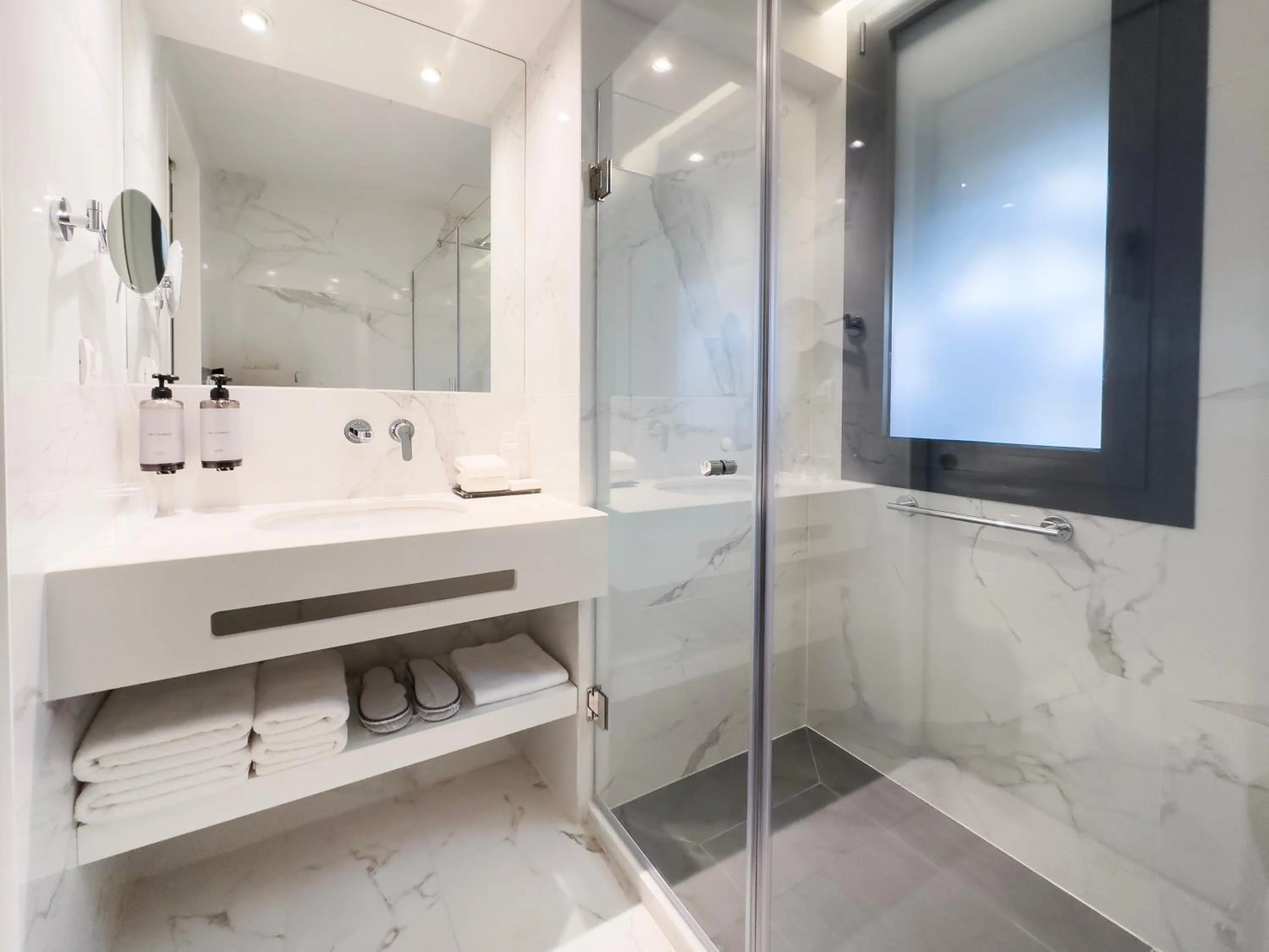 Bathroom in Luwian Athens Boutique Hotel