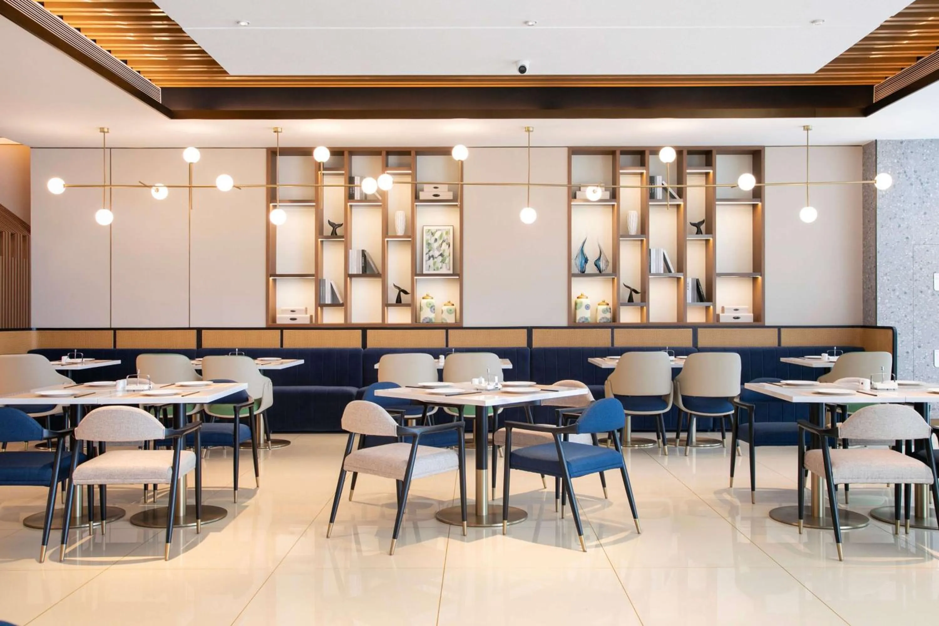 Restaurant/places to eat in Hilton Garden Inn Handan She County