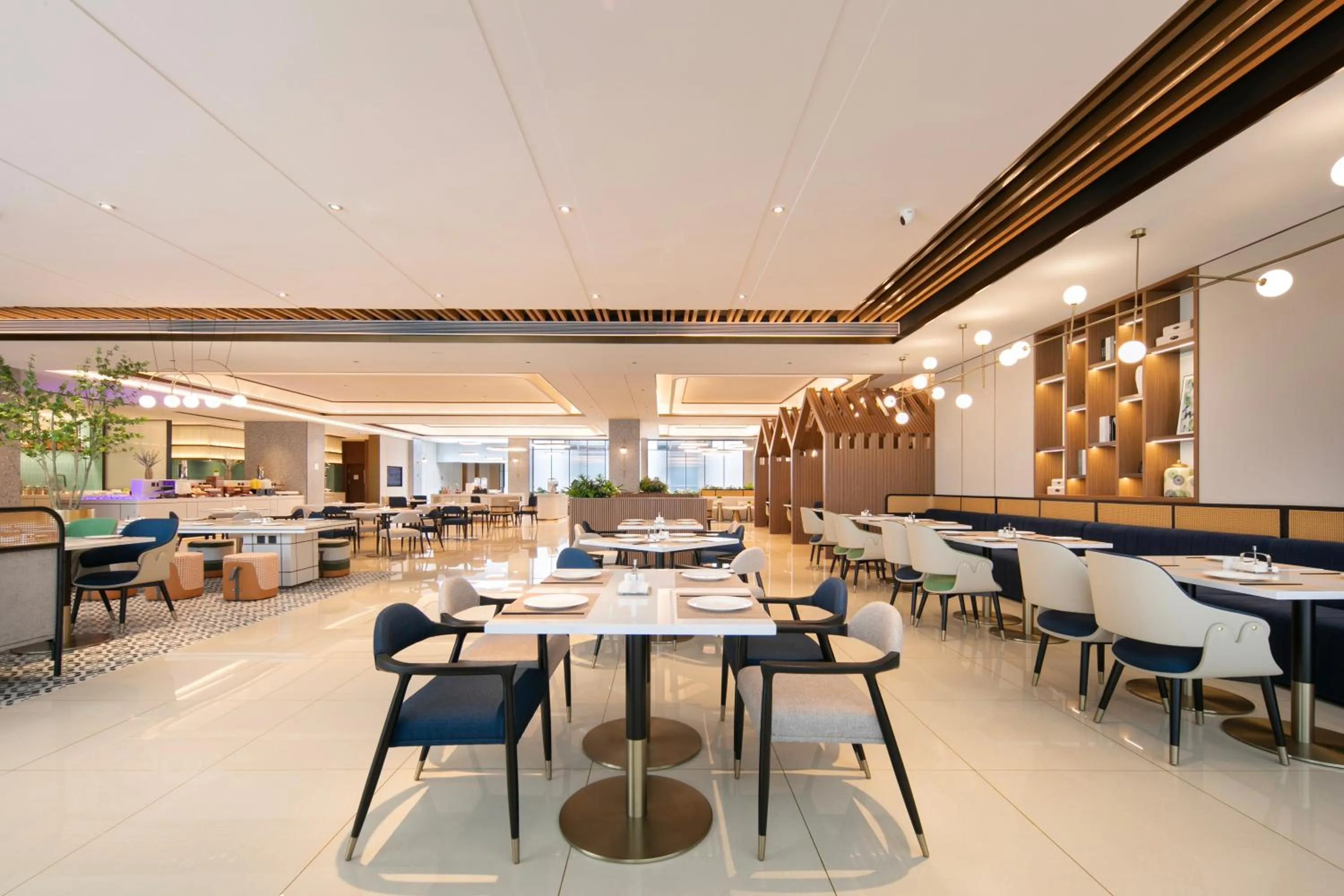 Restaurant/places to eat in Hilton Garden Inn Handan She County