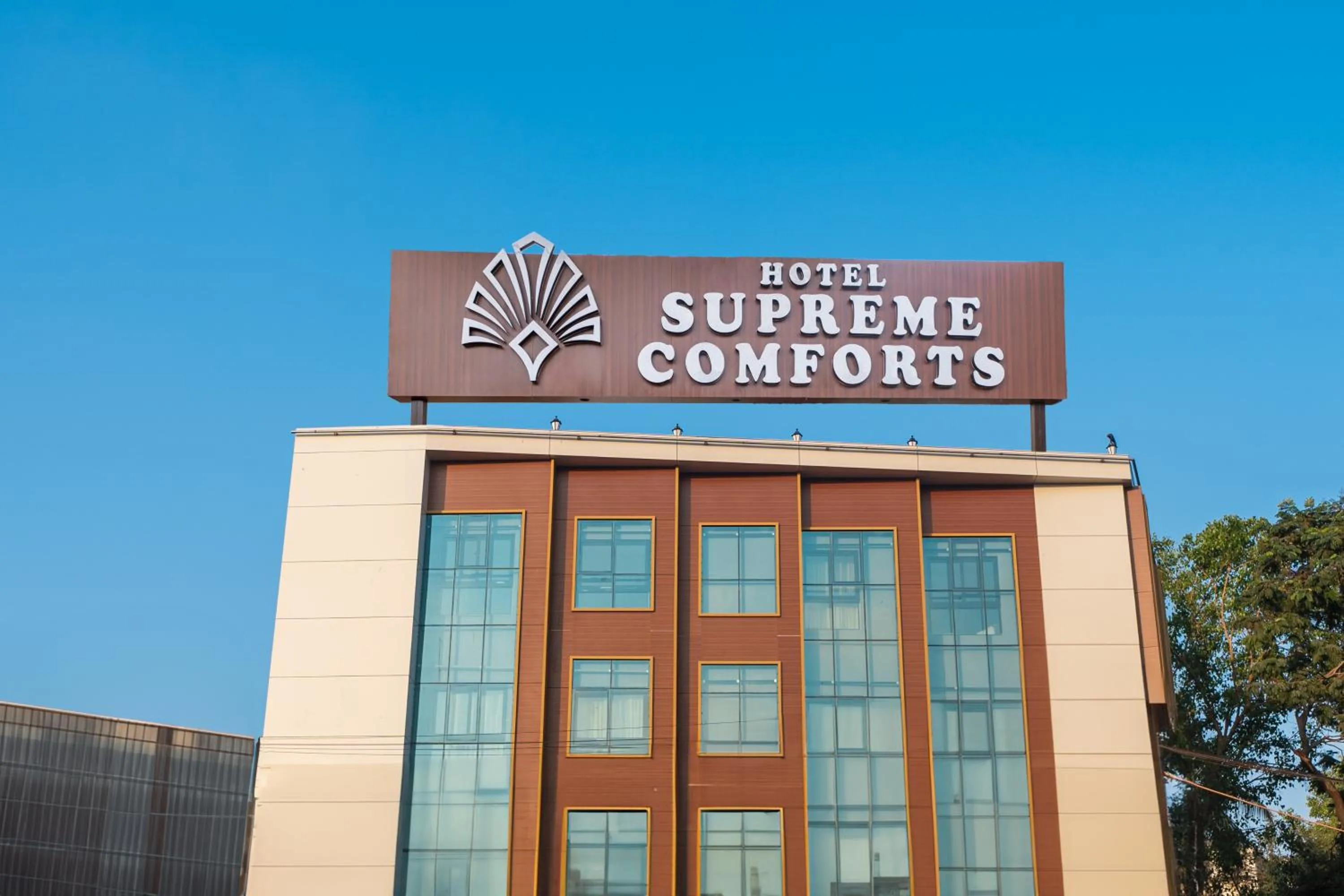 Property building in Hotel Supreme Comforts - Mumbai Airport