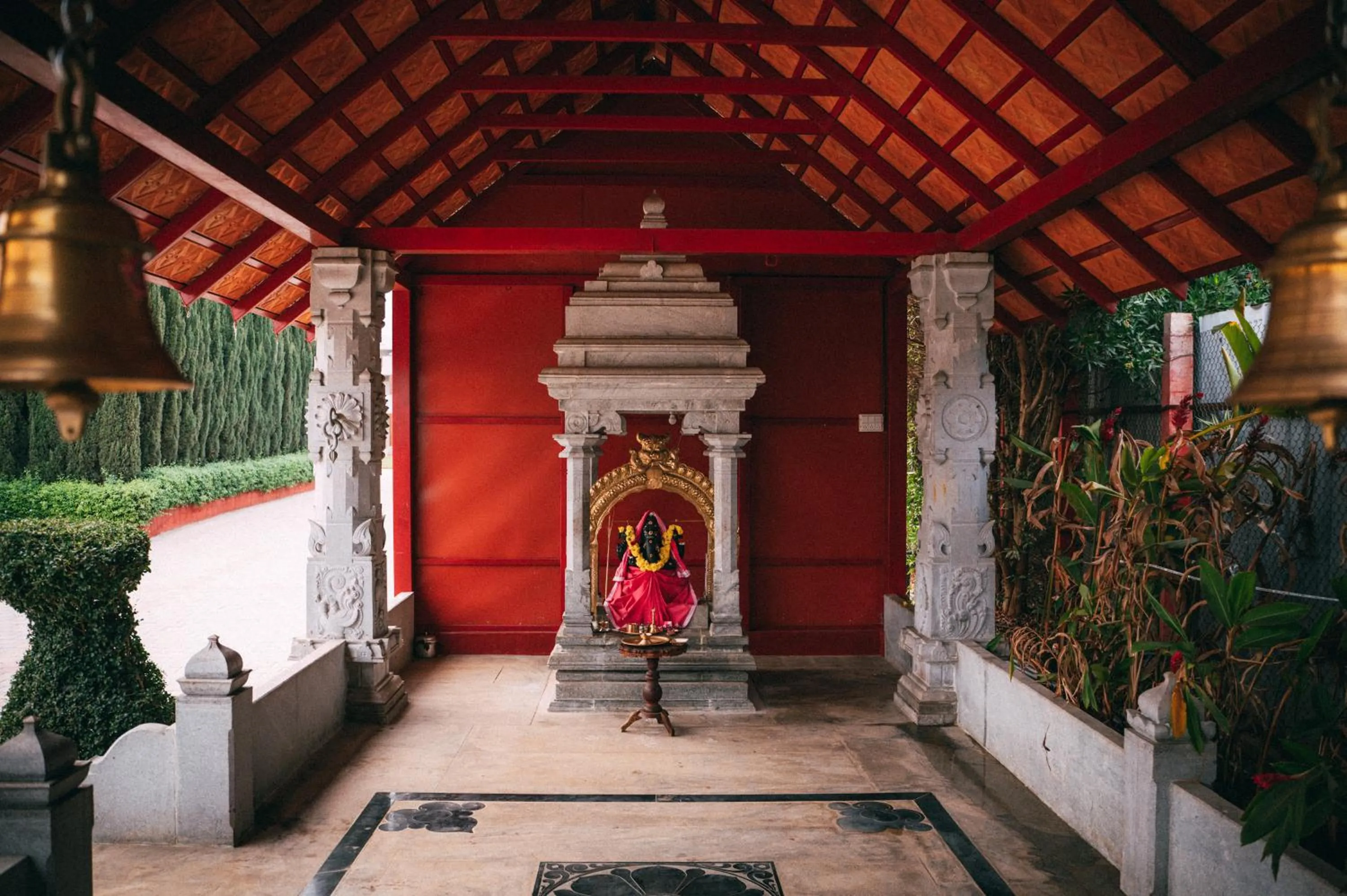 Decorative detail in Poojaris Nirantara - Mysuru
