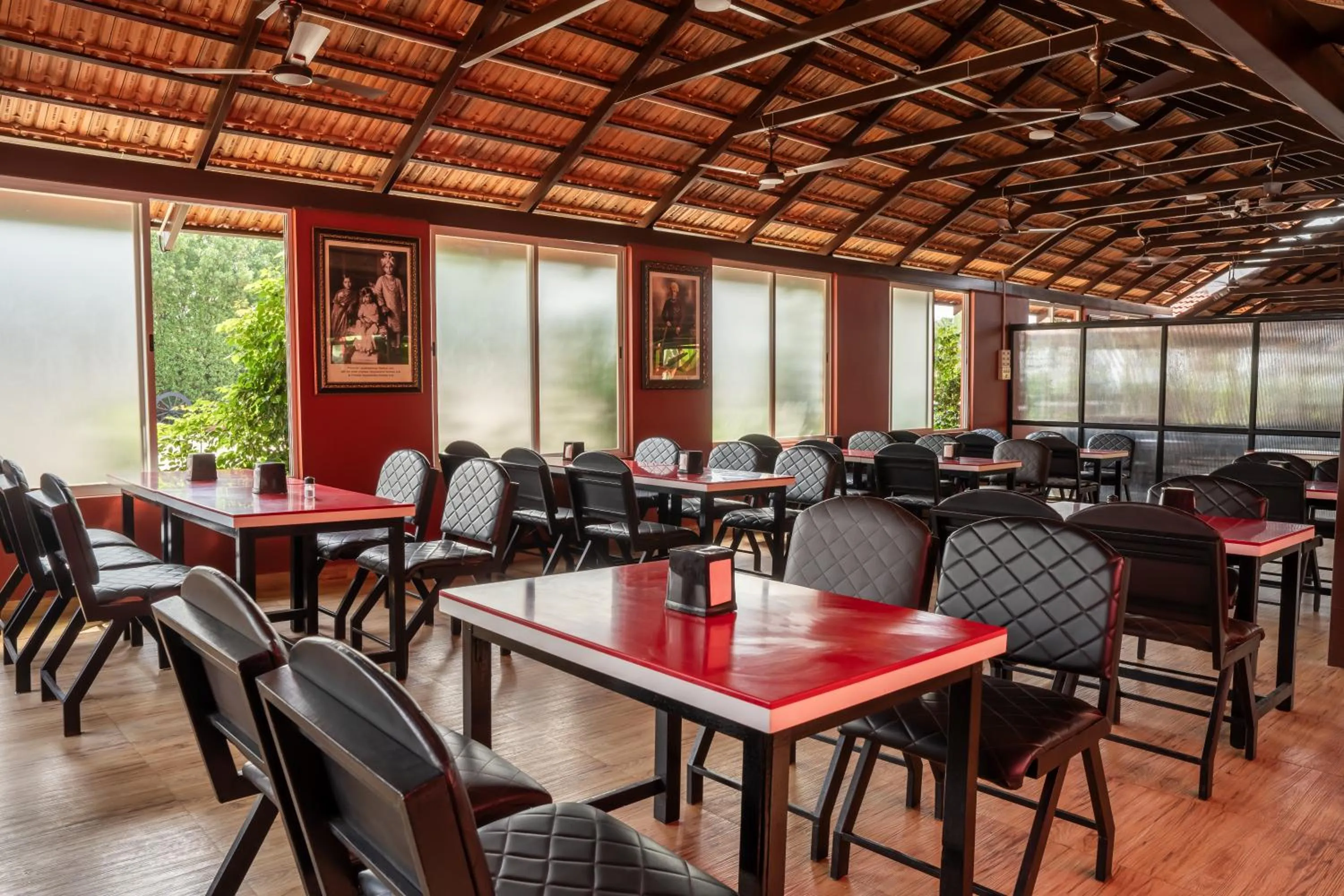 Restaurant/places to eat in Poojaris Nirantara - Mysuru