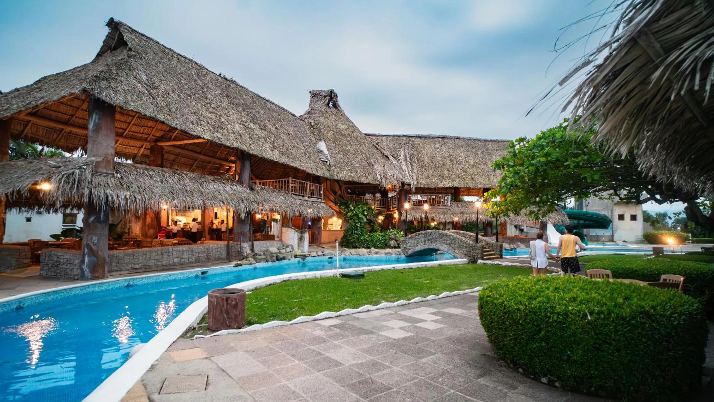 Swimming pool in Amatique Bay Hotel