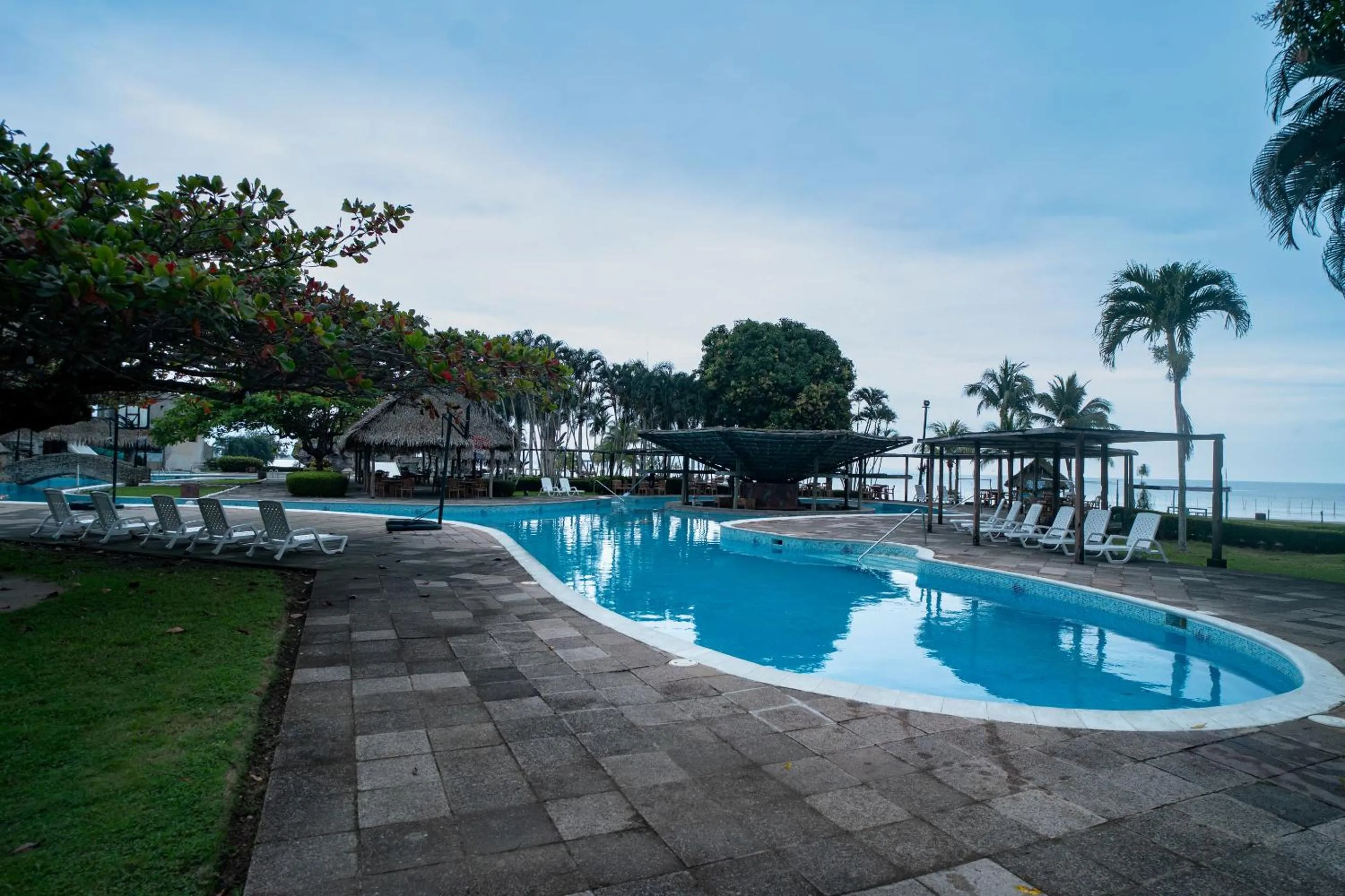 Swimming pool in Amatique Bay Hotel