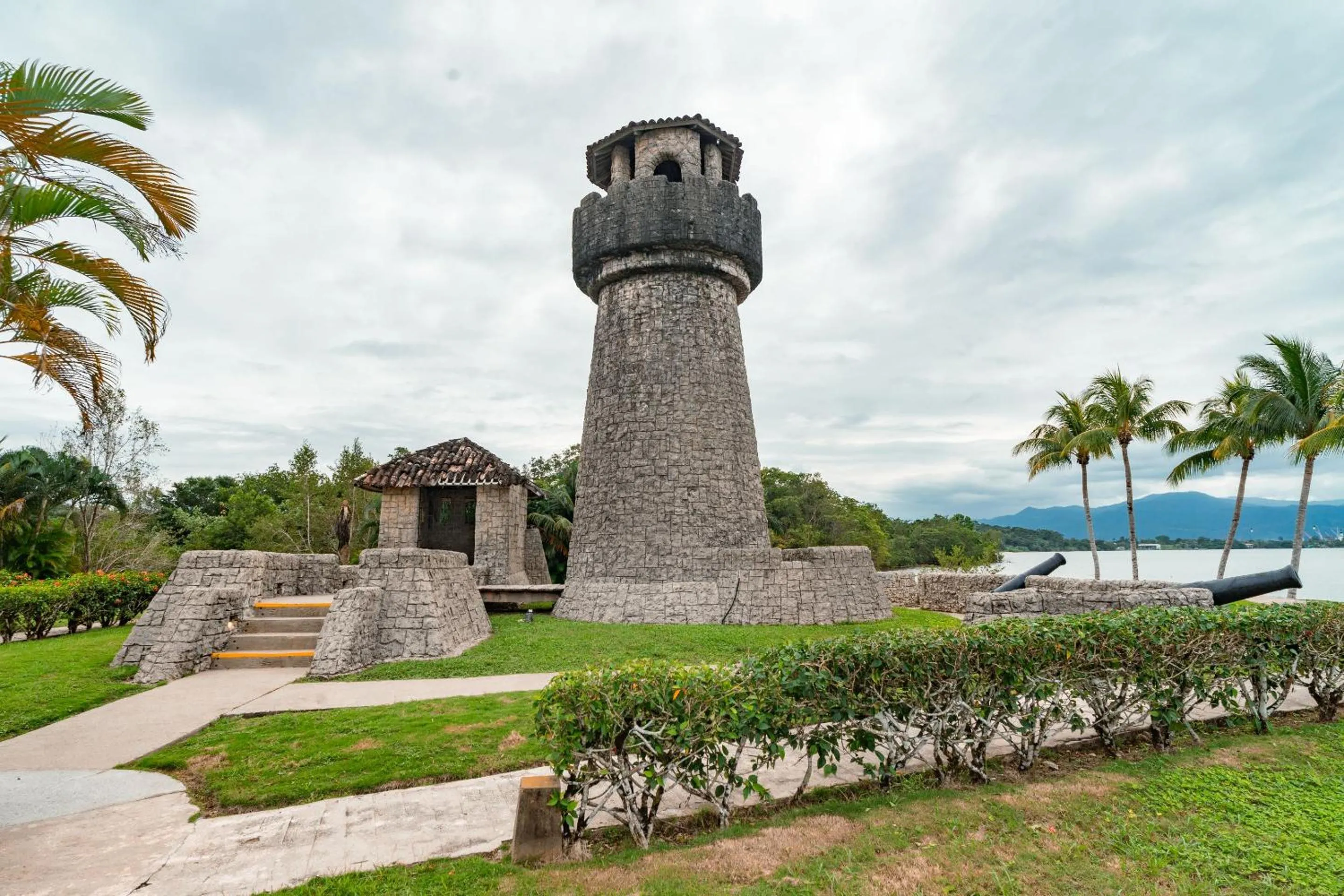 Garden in Amatique Bay Hotel