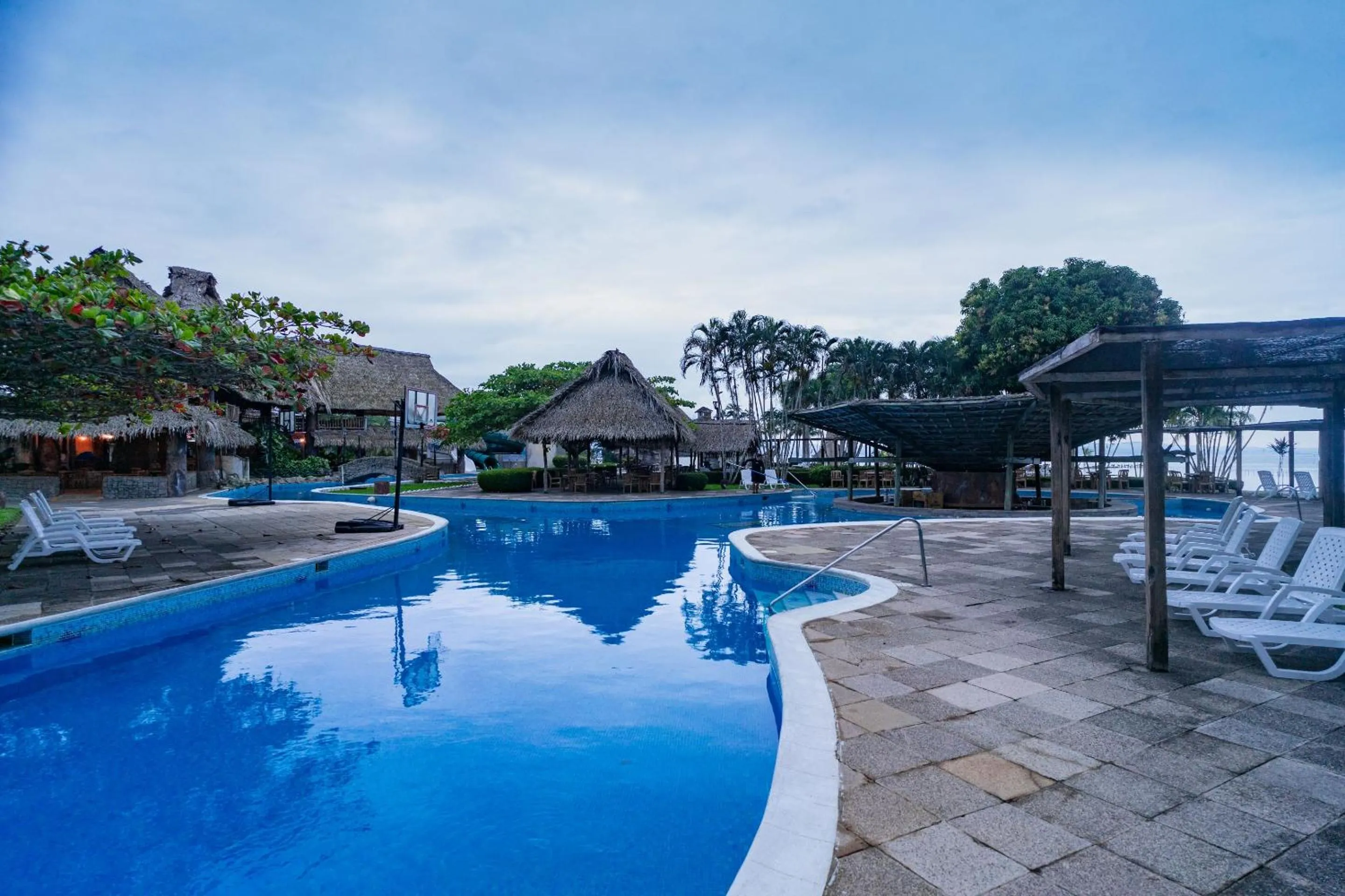 Swimming pool in Amatique Bay Hotel