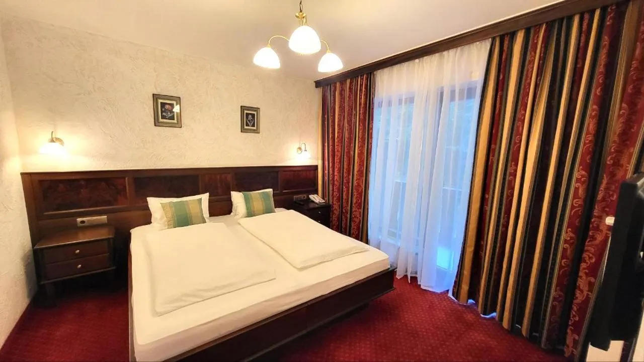 Bedroom in Hotel Batzenhäusl